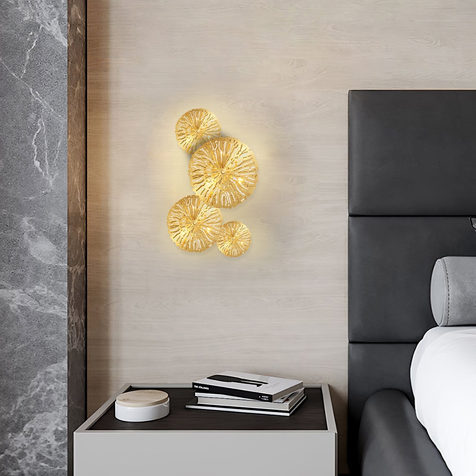 Letuzo Leaf Wall Light