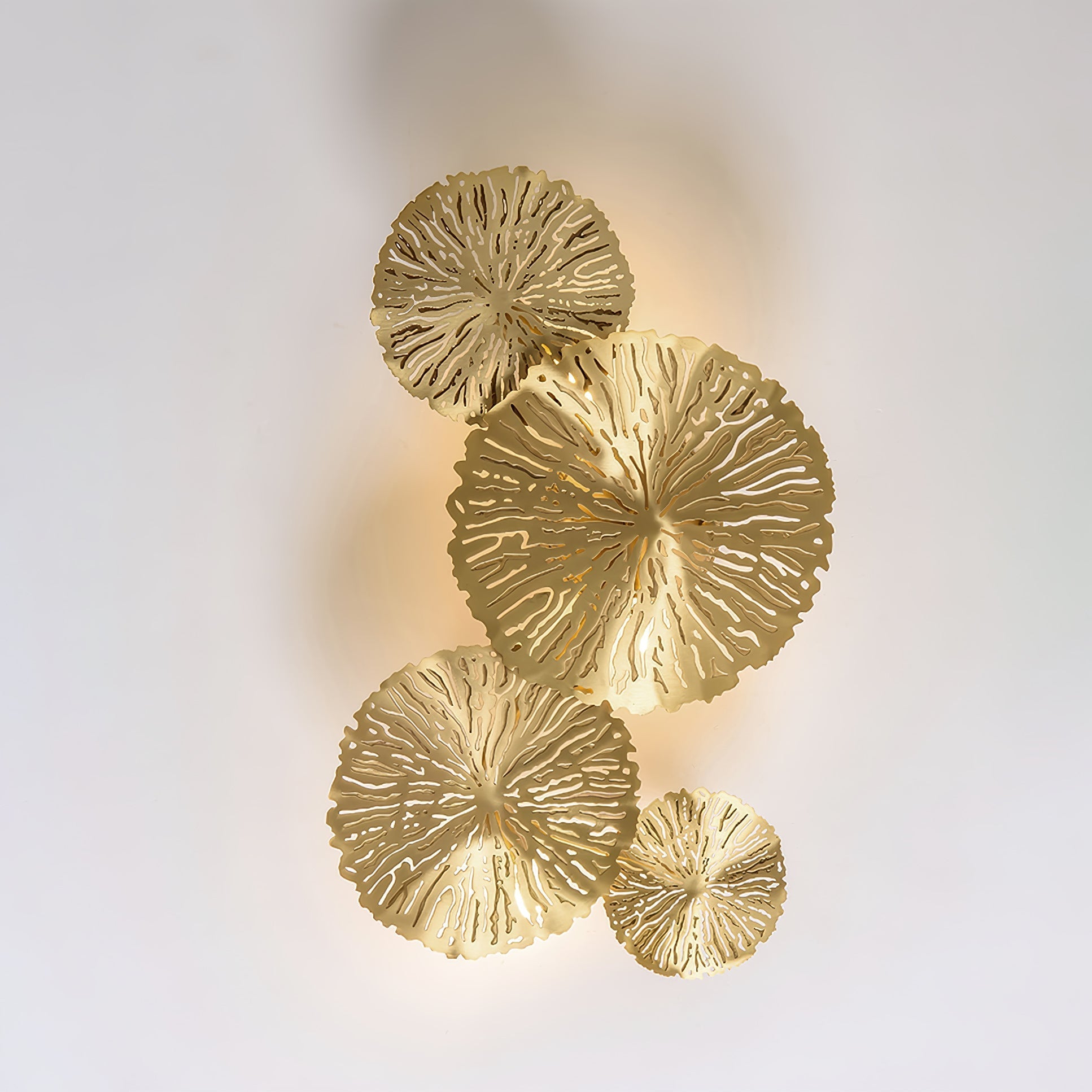 Letuzo Leaf Wall Light