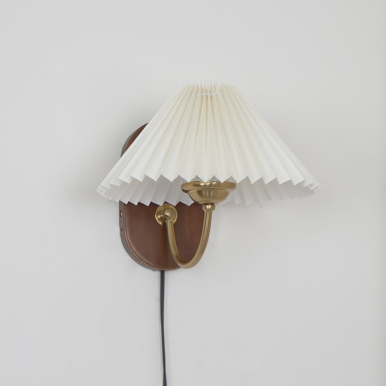 Nivalis Wall Light