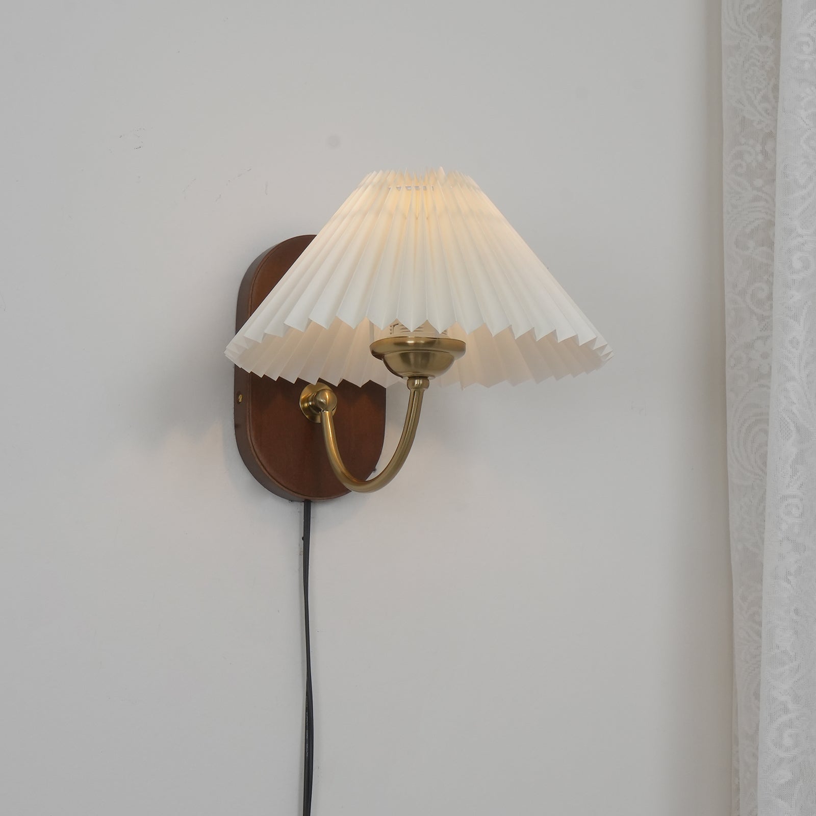 Nivalis Wall Light