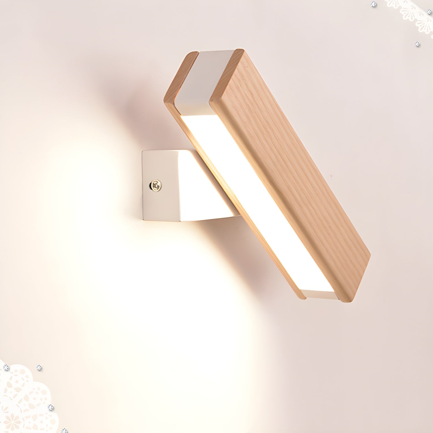 Loca Adjustable Wall Light