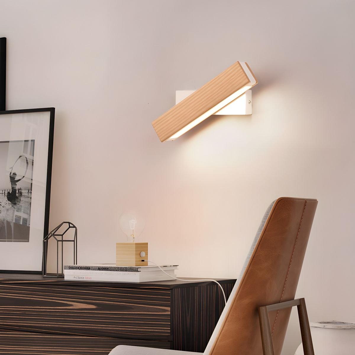 Loca Adjustable Wall Light