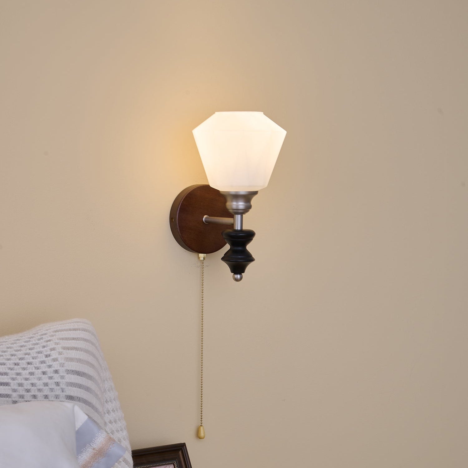 Locelle Wall Light