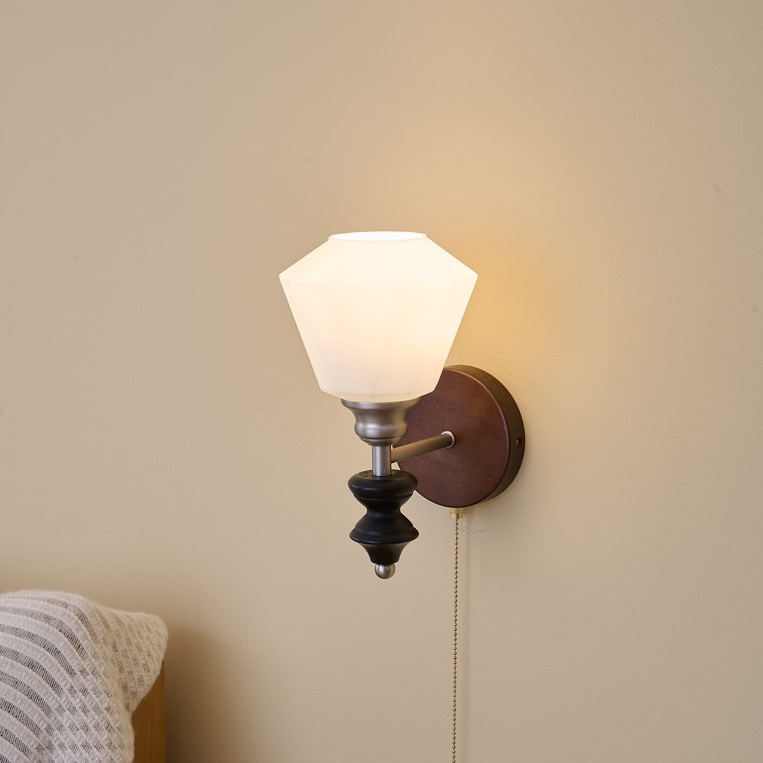 Locelle Wall Light