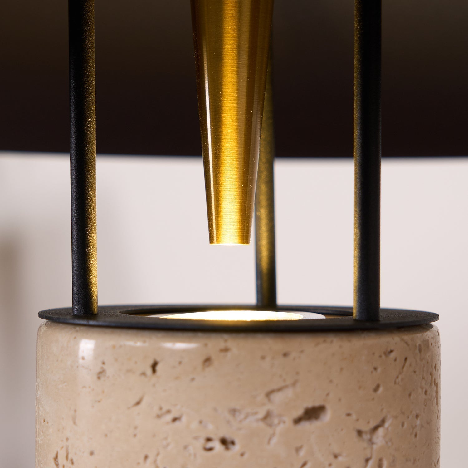 Discuton Table Lamp