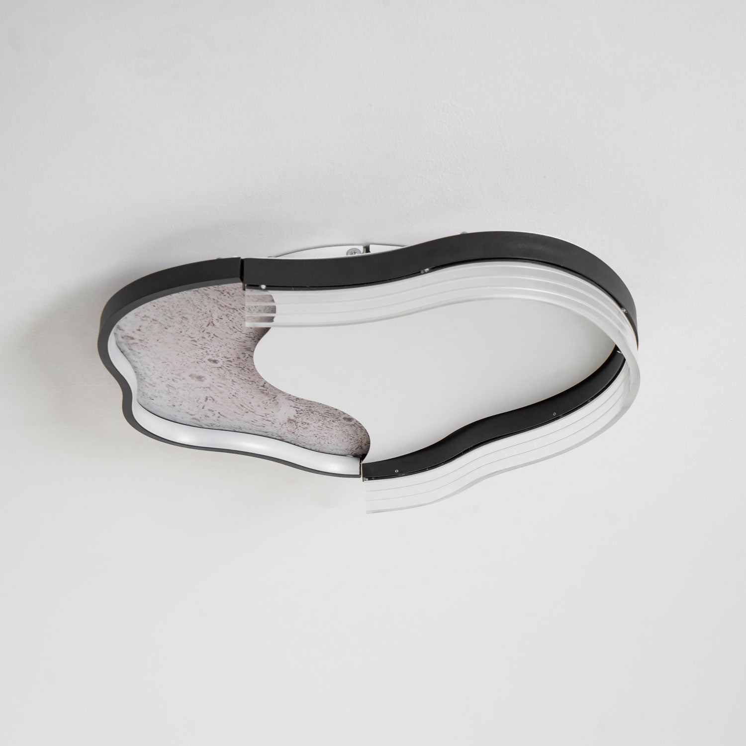 Leomezo Ceiling Light