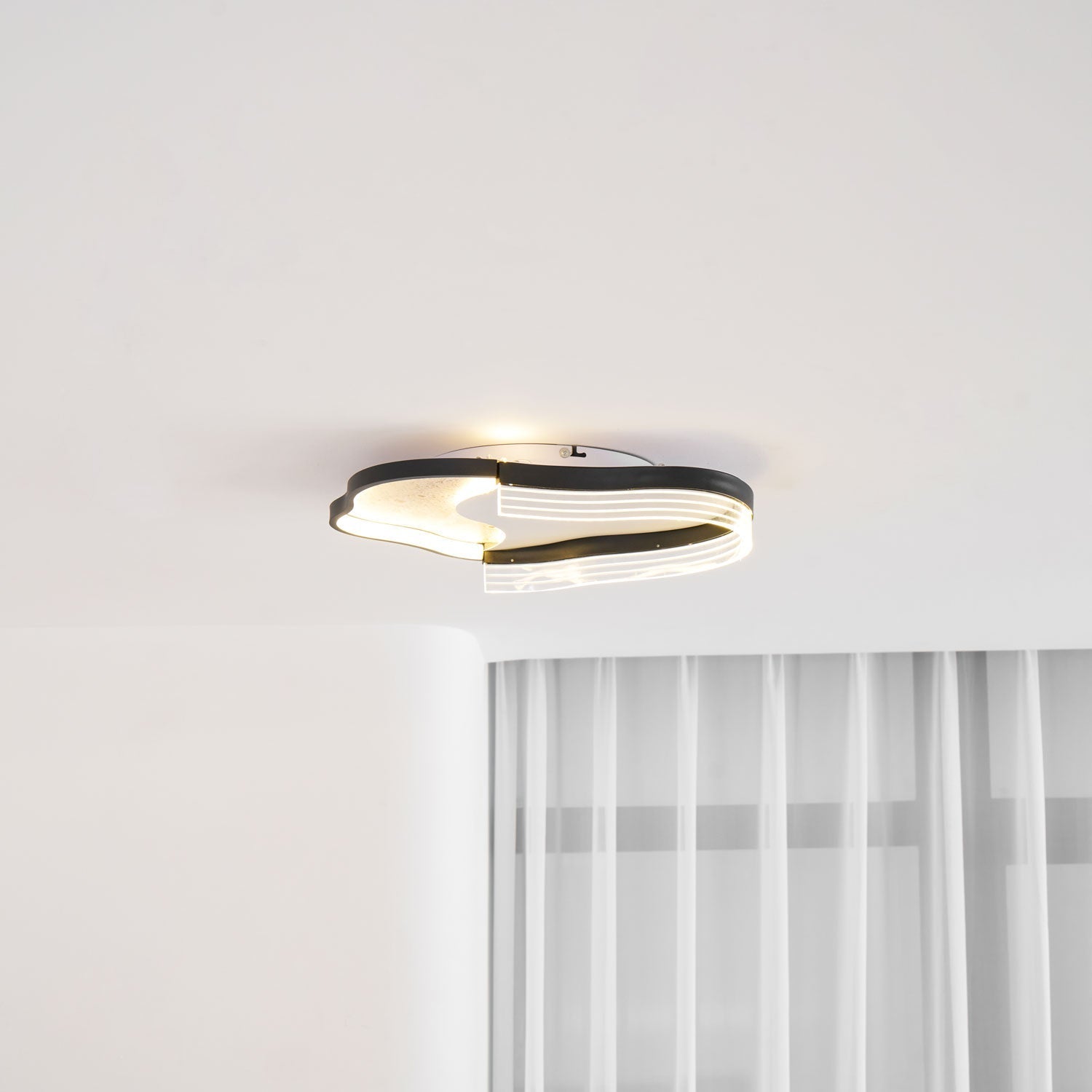 Leomezo Ceiling Light