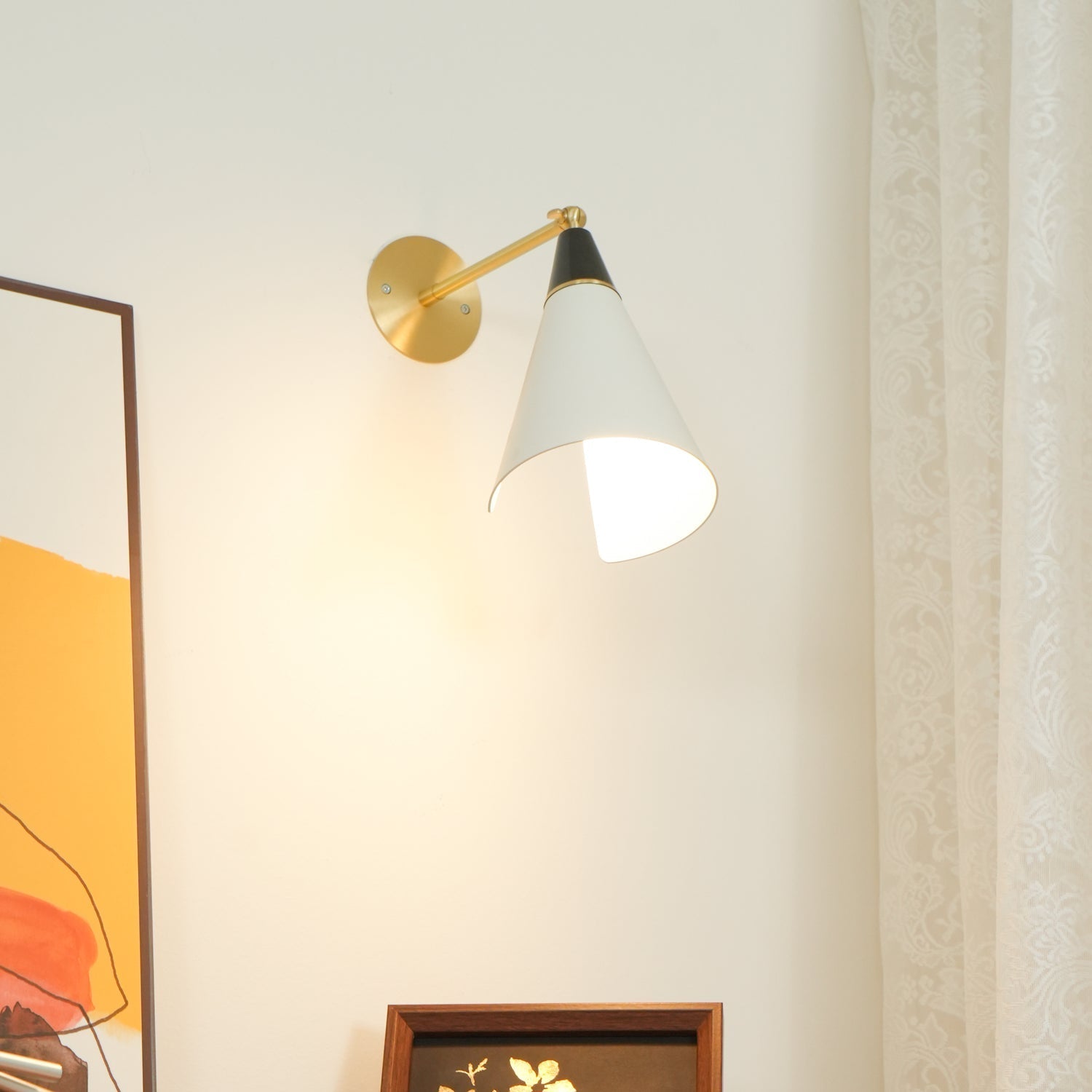 Mauge Wall Light