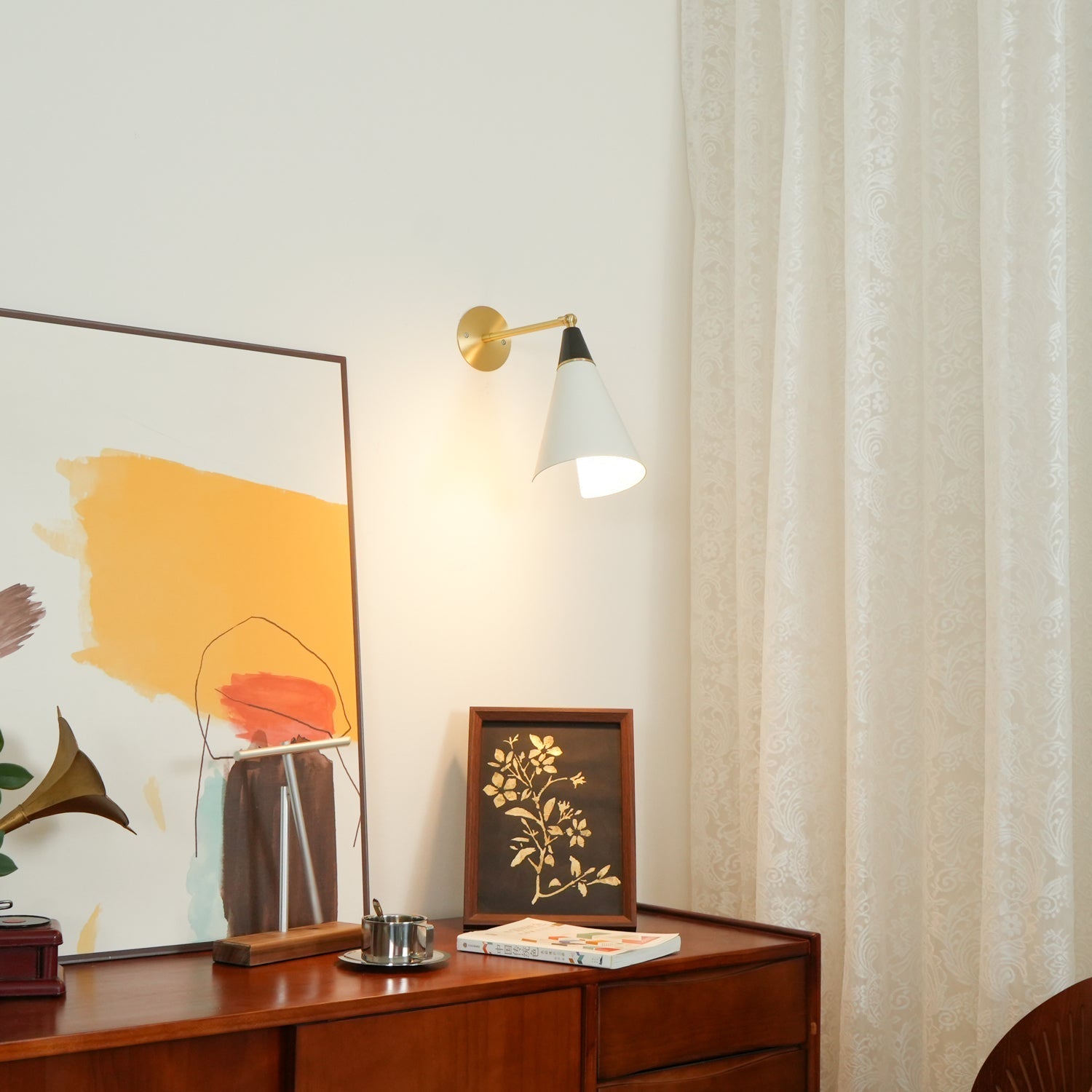 Mauge Wall Light