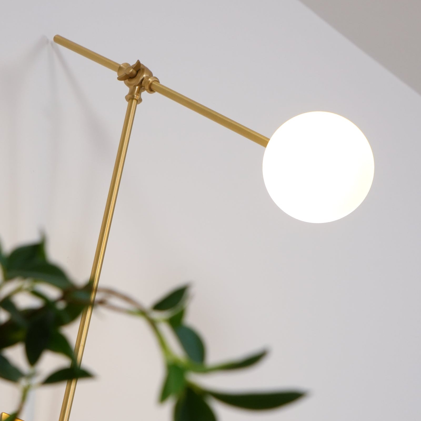 Onema Wall Light