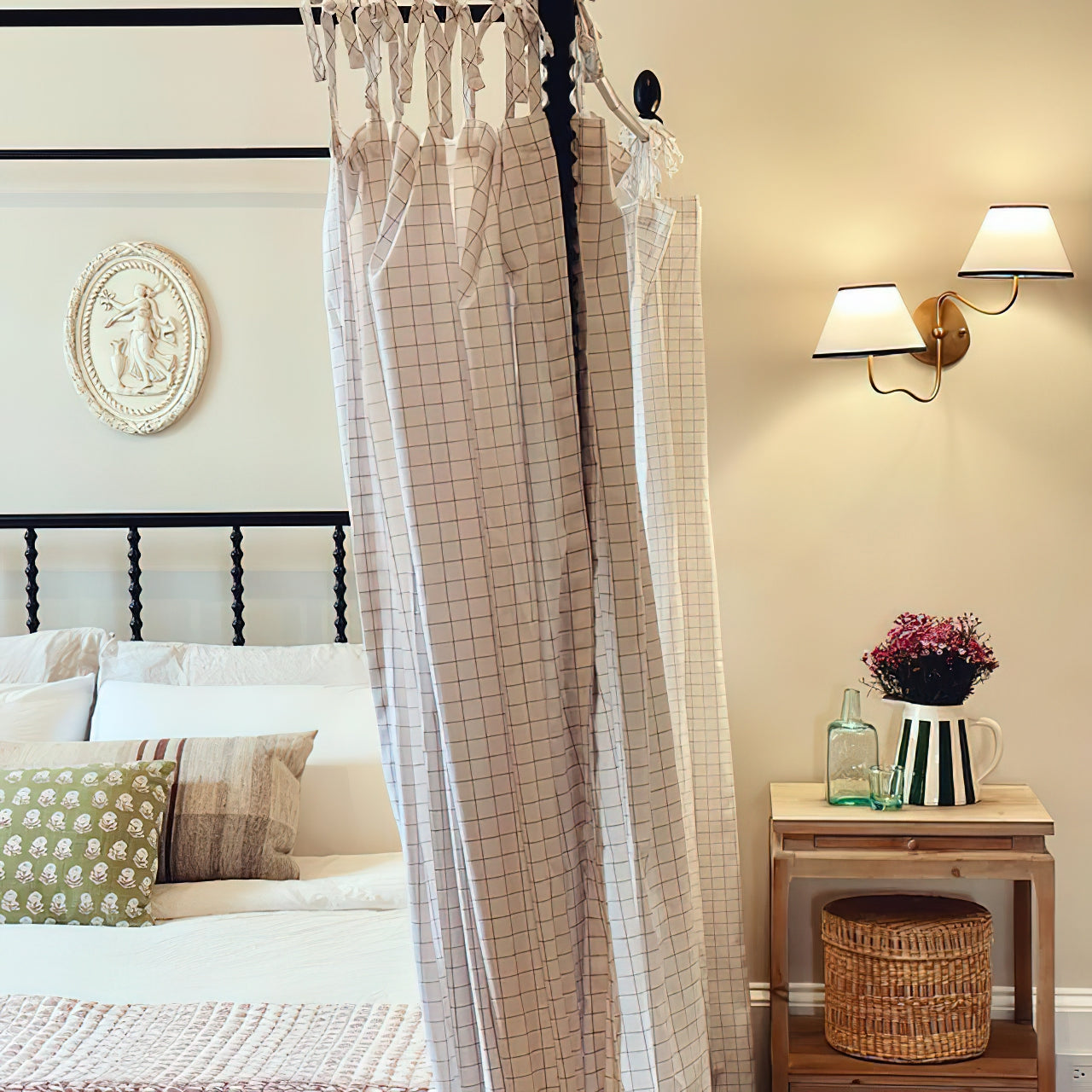 Wynnus Wall Light