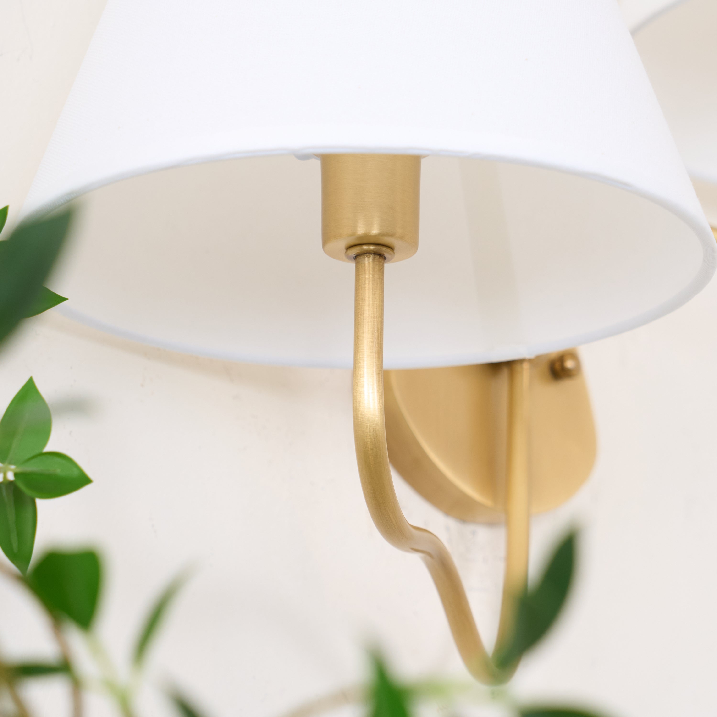 Wynnus Wall Light