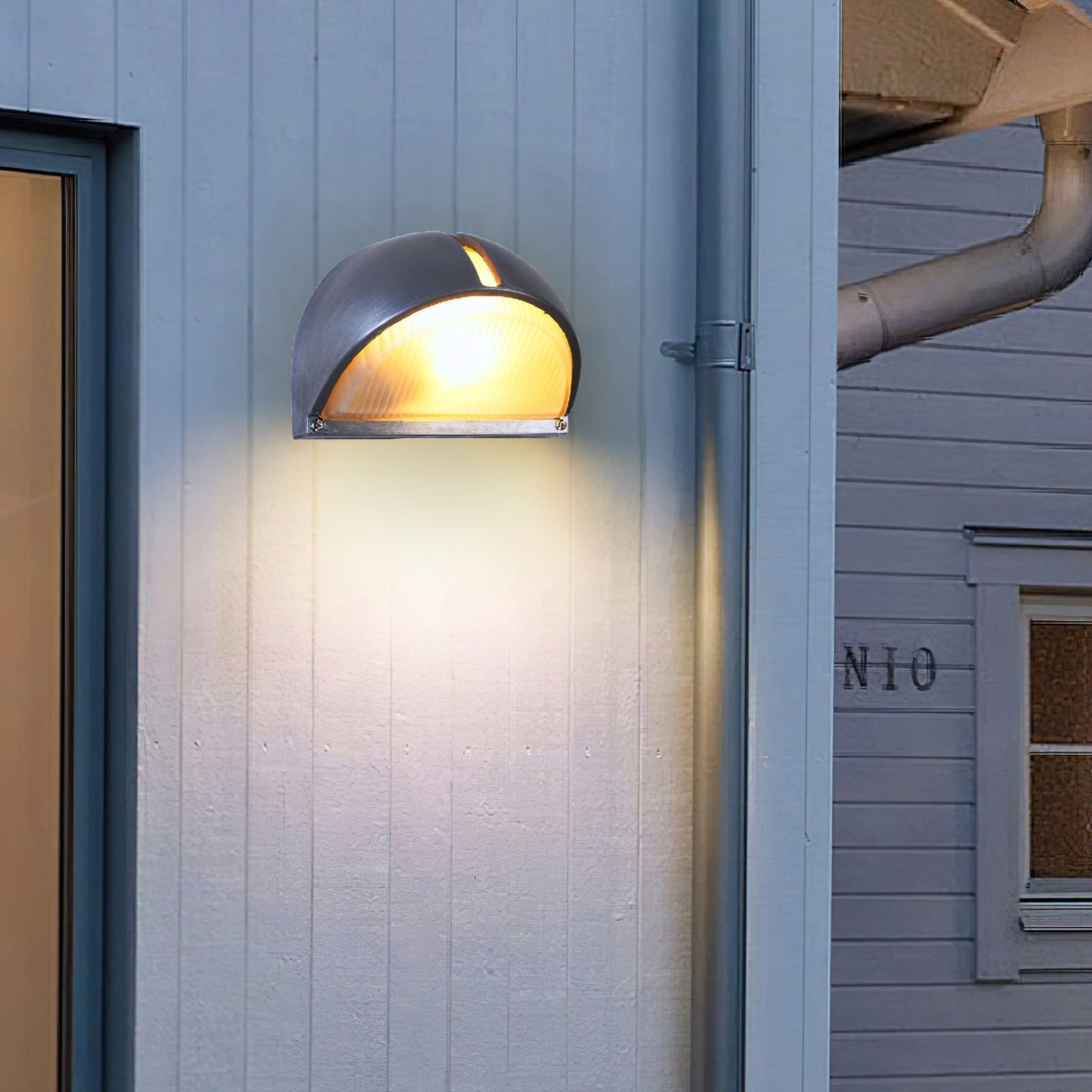 Eldroia Outdoor Wall Light