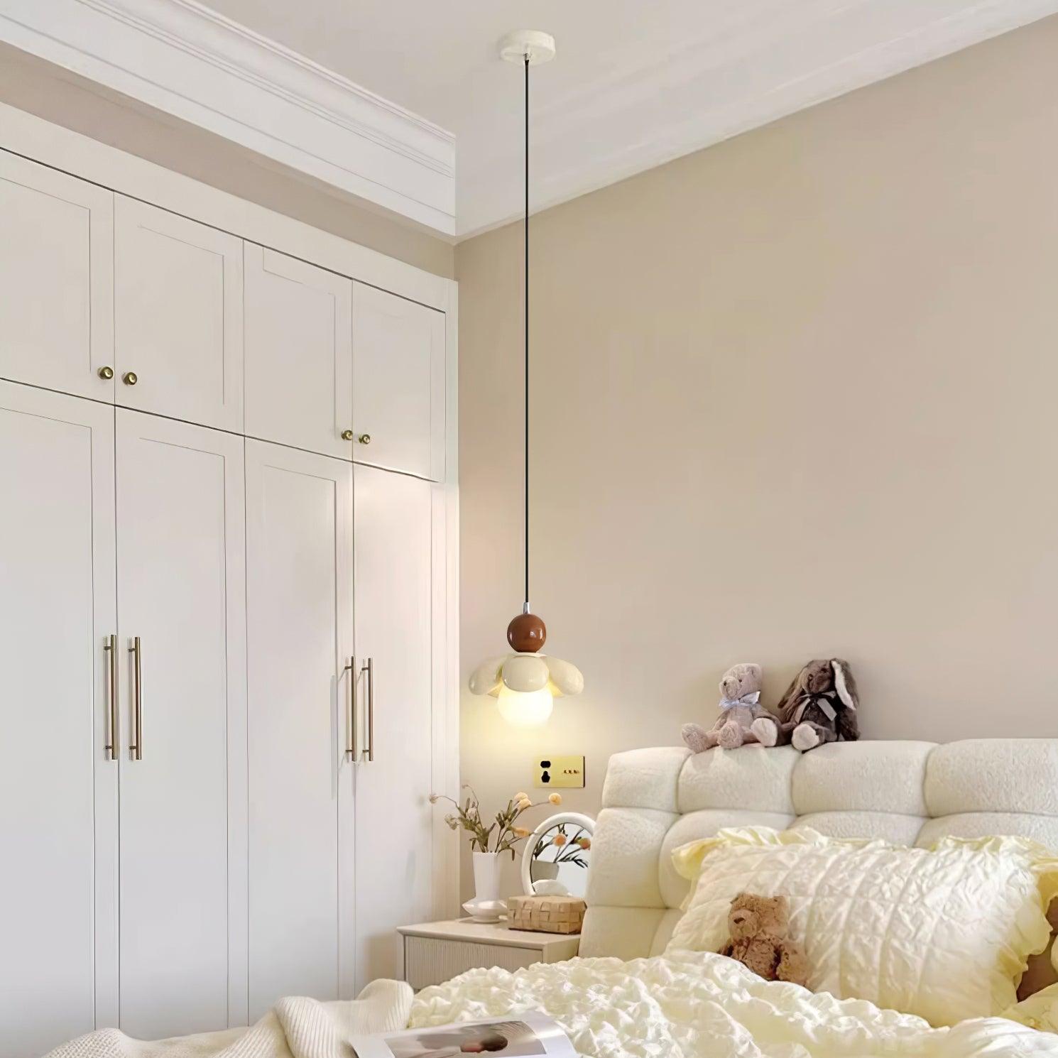 Kyssan Flower Pendant Light