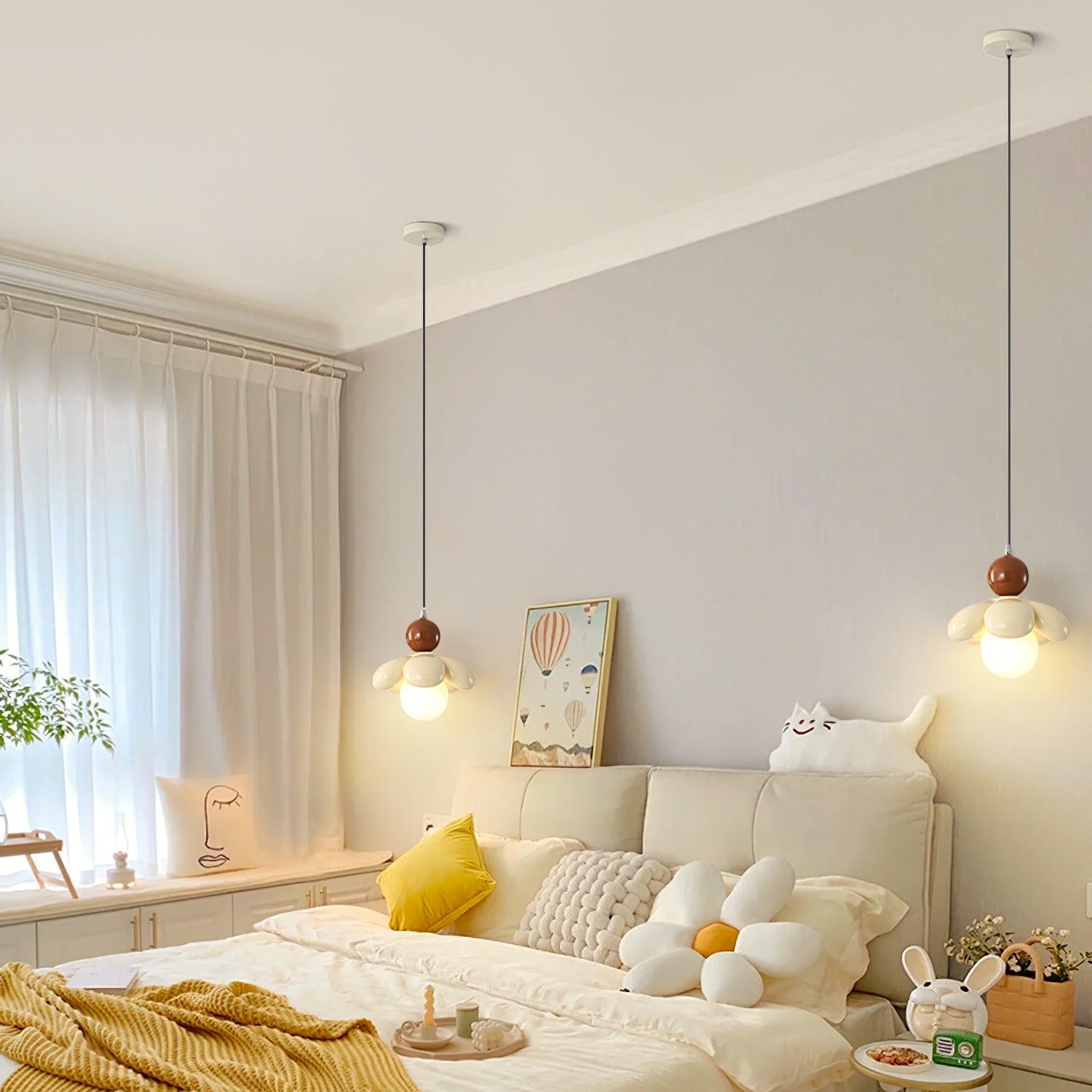 Kyssan Flower Pendant Light