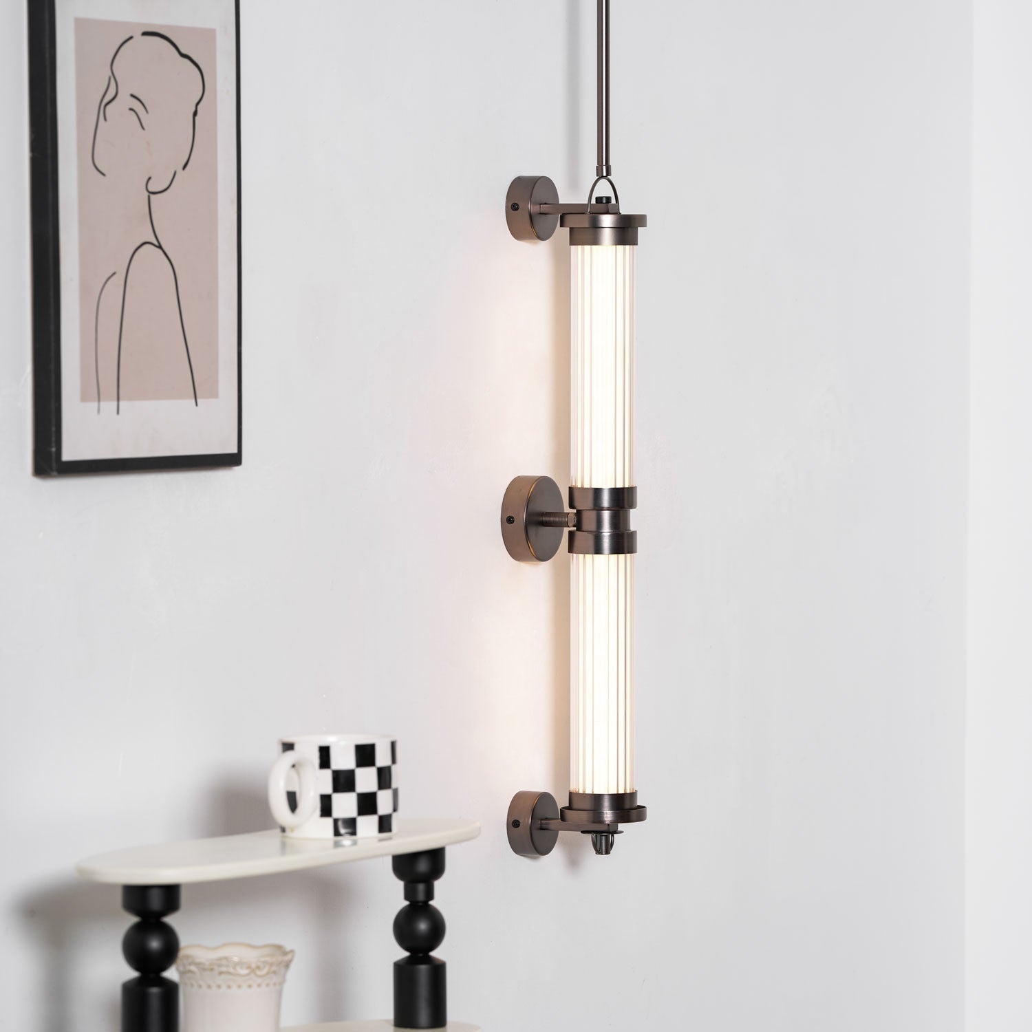 Xeso Vertical Wall Light