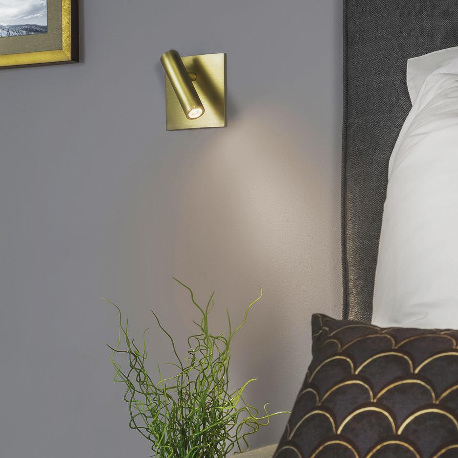 Trilvor Wall Light