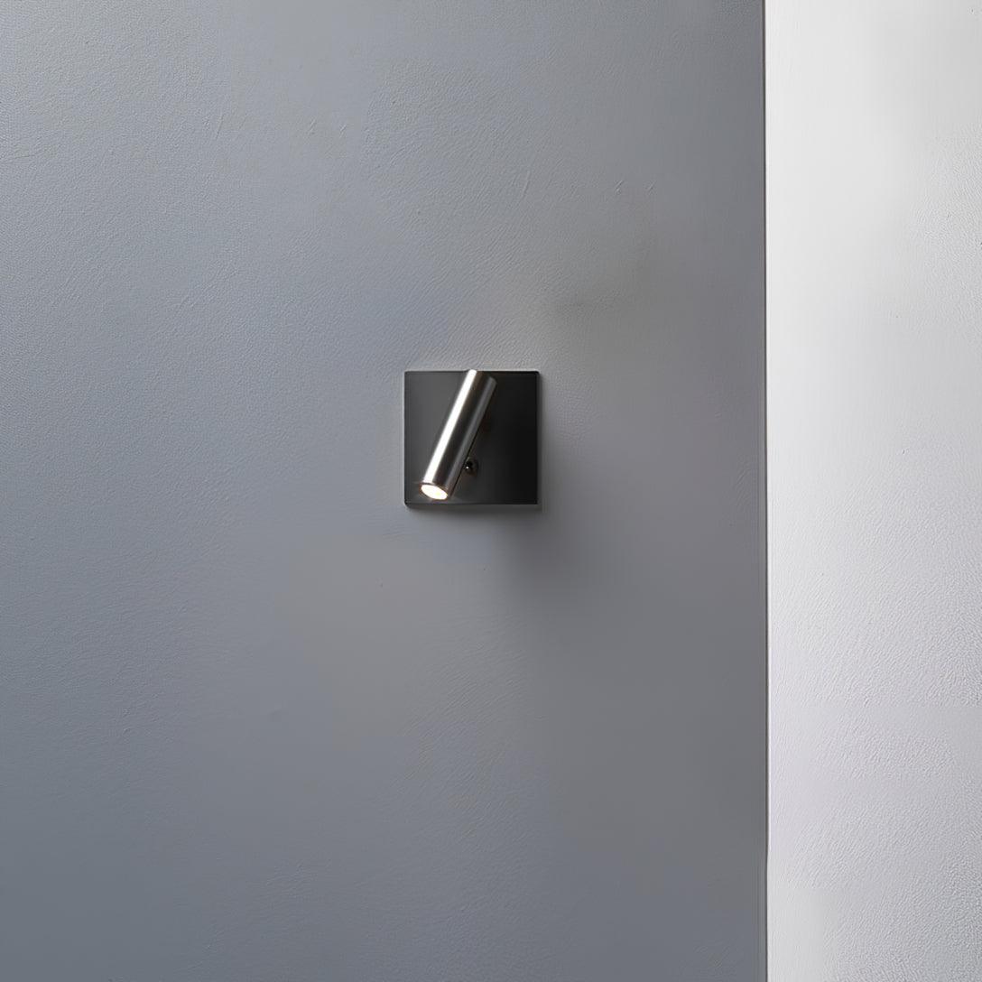 Trilvor Wall Light