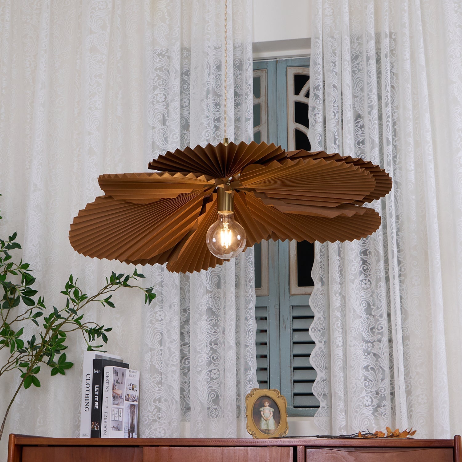 Demikado Flower Pendant Light
