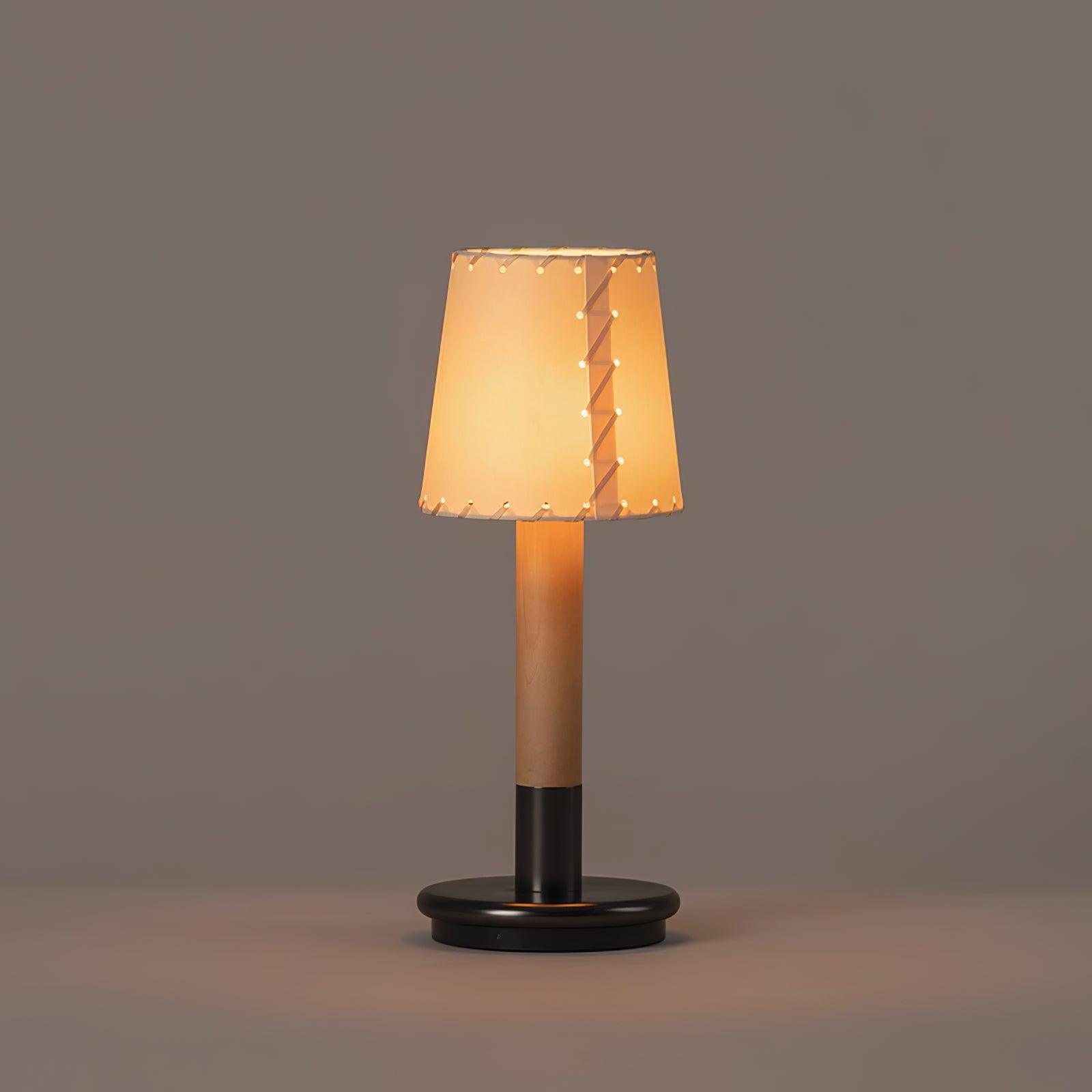 Quarivo Table Lamp