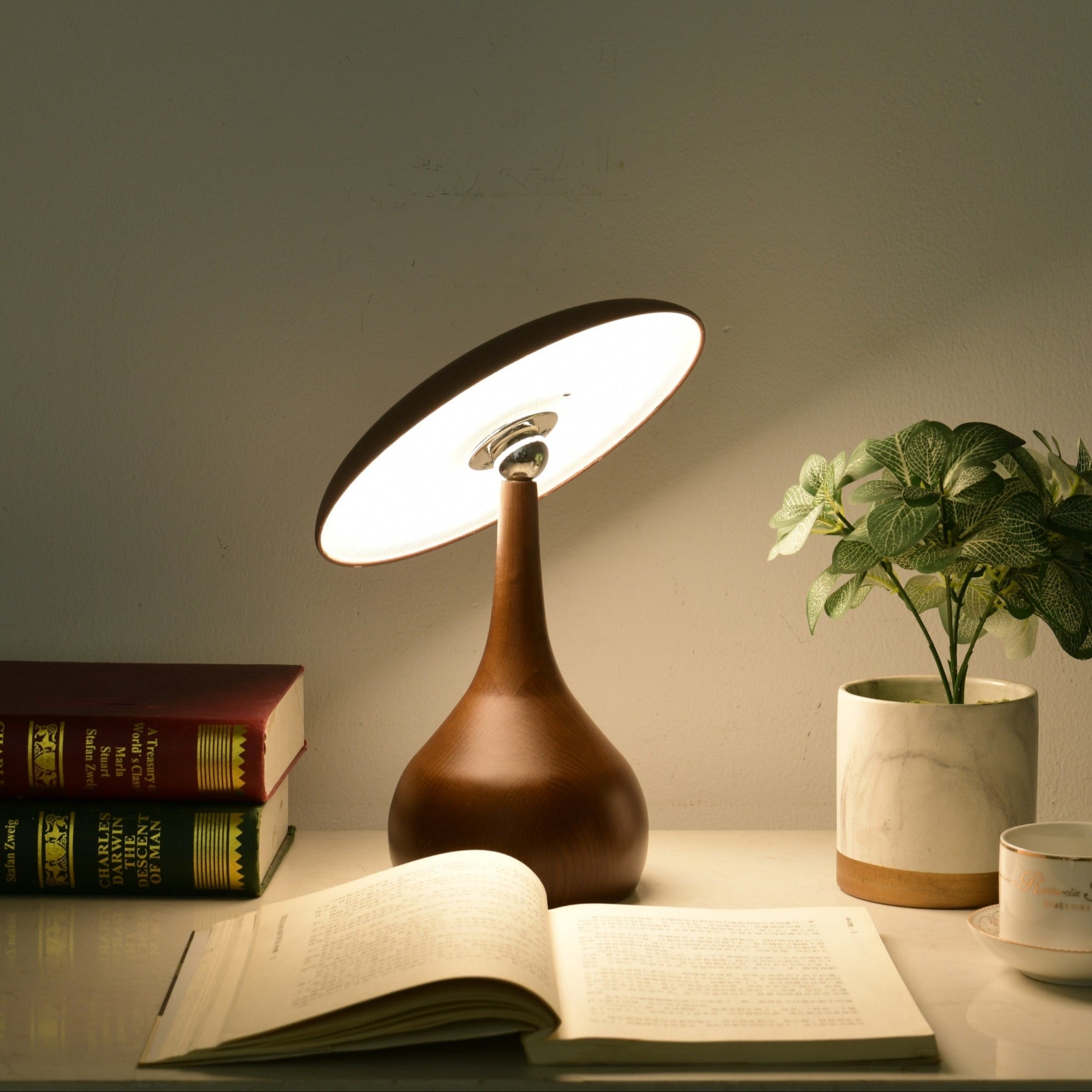 Milveto Table Lamp