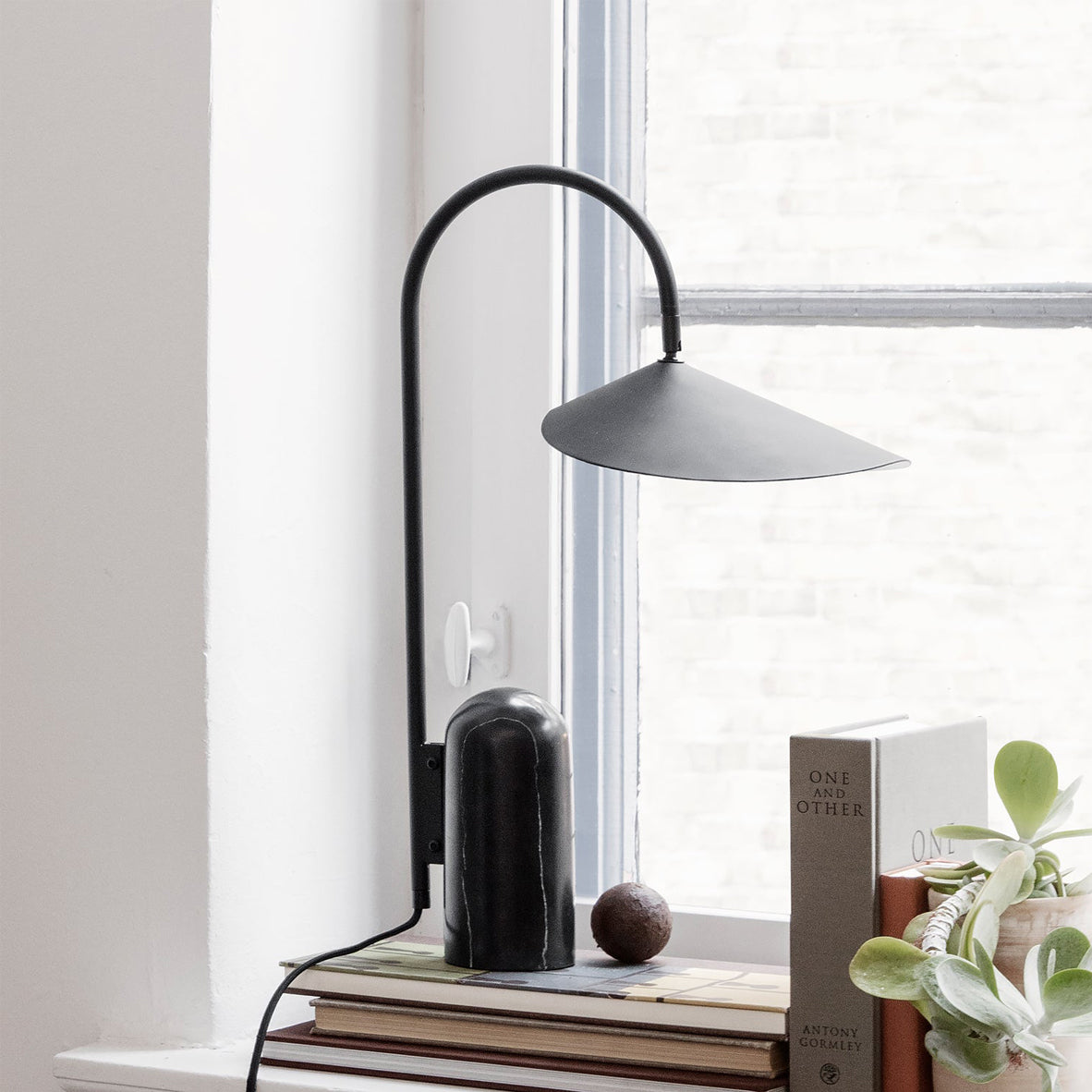 Reyaris Modern Table Lamp