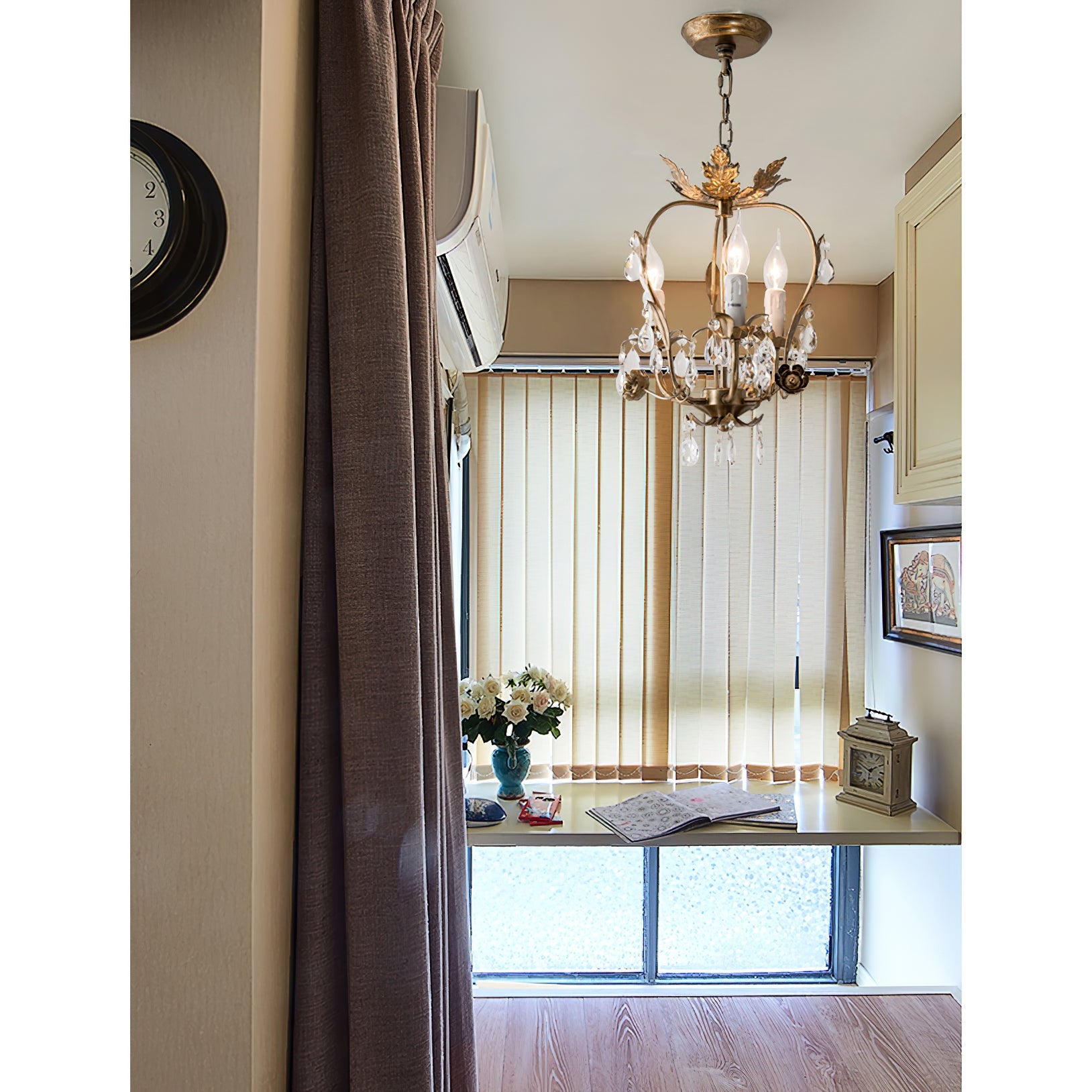 Wynnia Vintage Chandelier