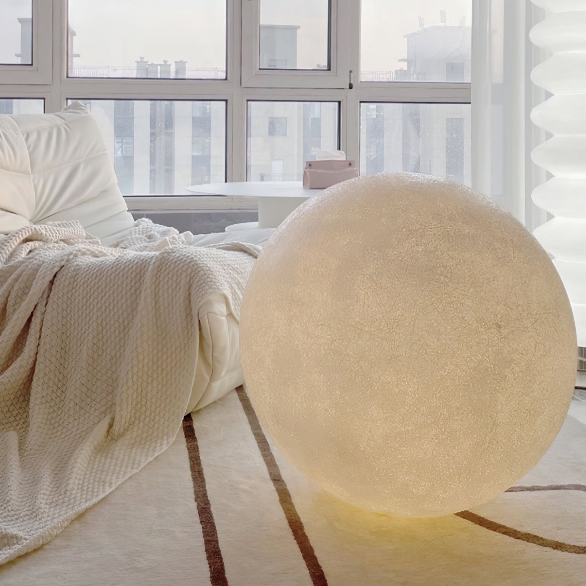 Lumza Moon-Shaped Floor Lamp