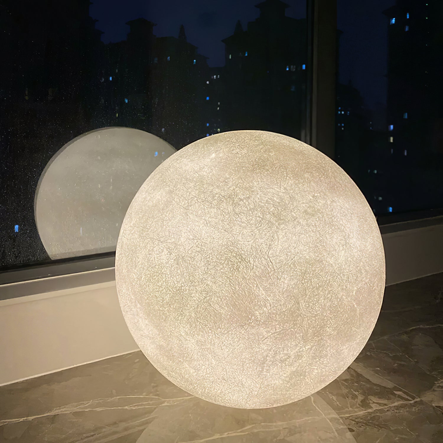 Lumza Moon-Shaped Floor Lamp