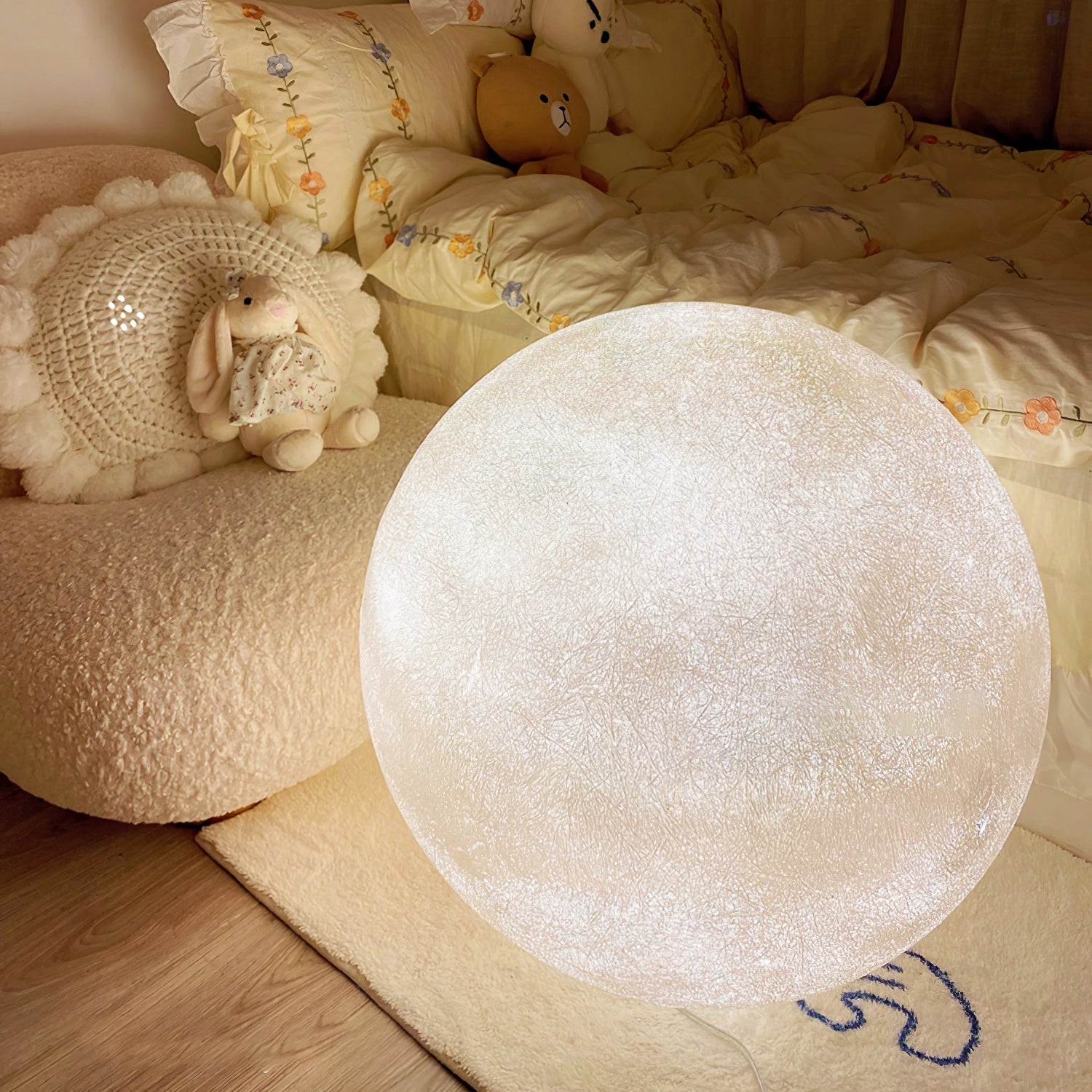 Lumza Moon-Shaped Floor Lamp
