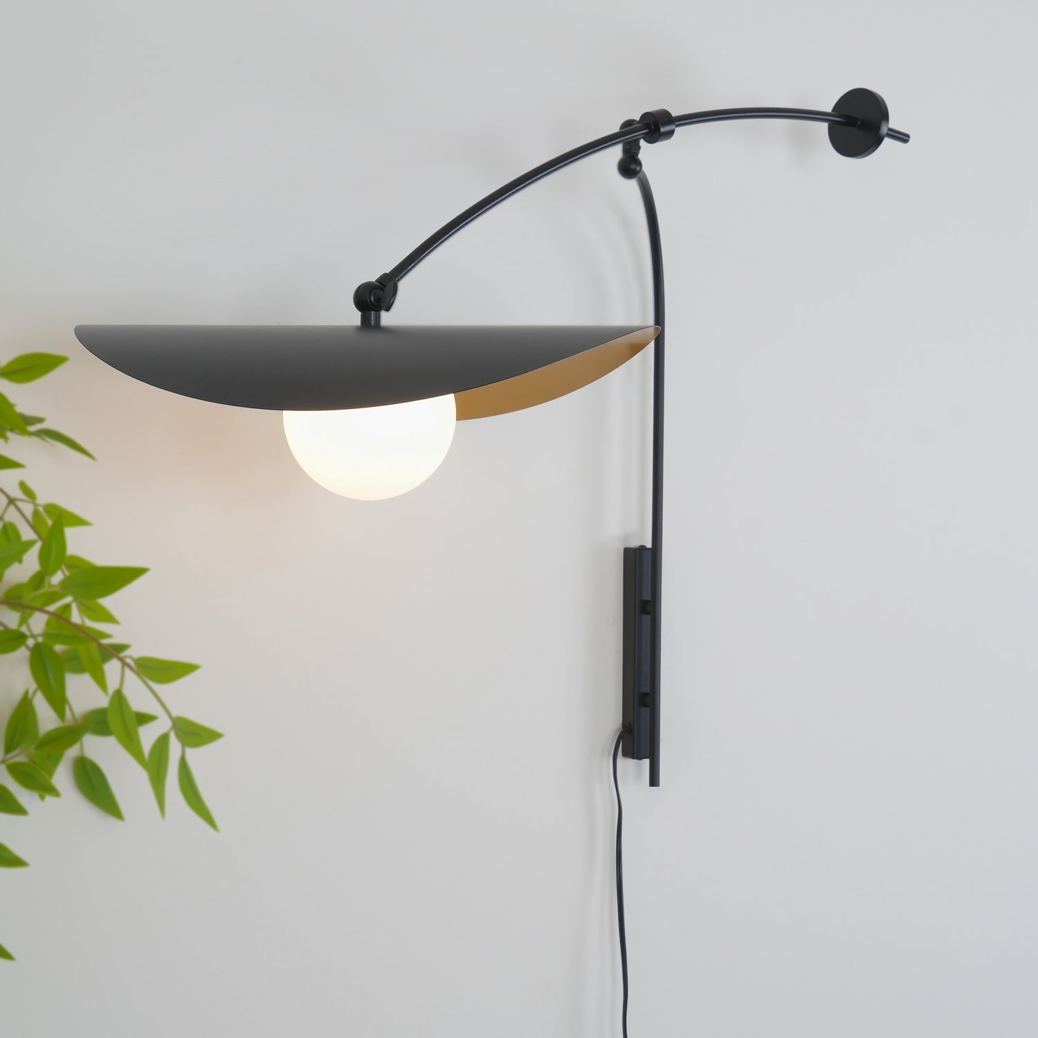 Venado Wall Light