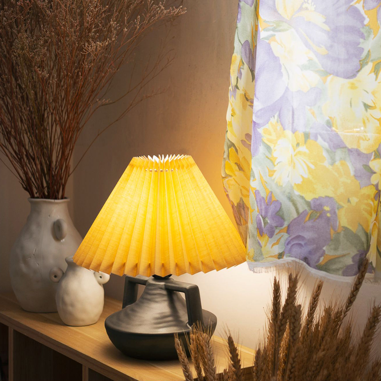 Lyniva Table Lamp