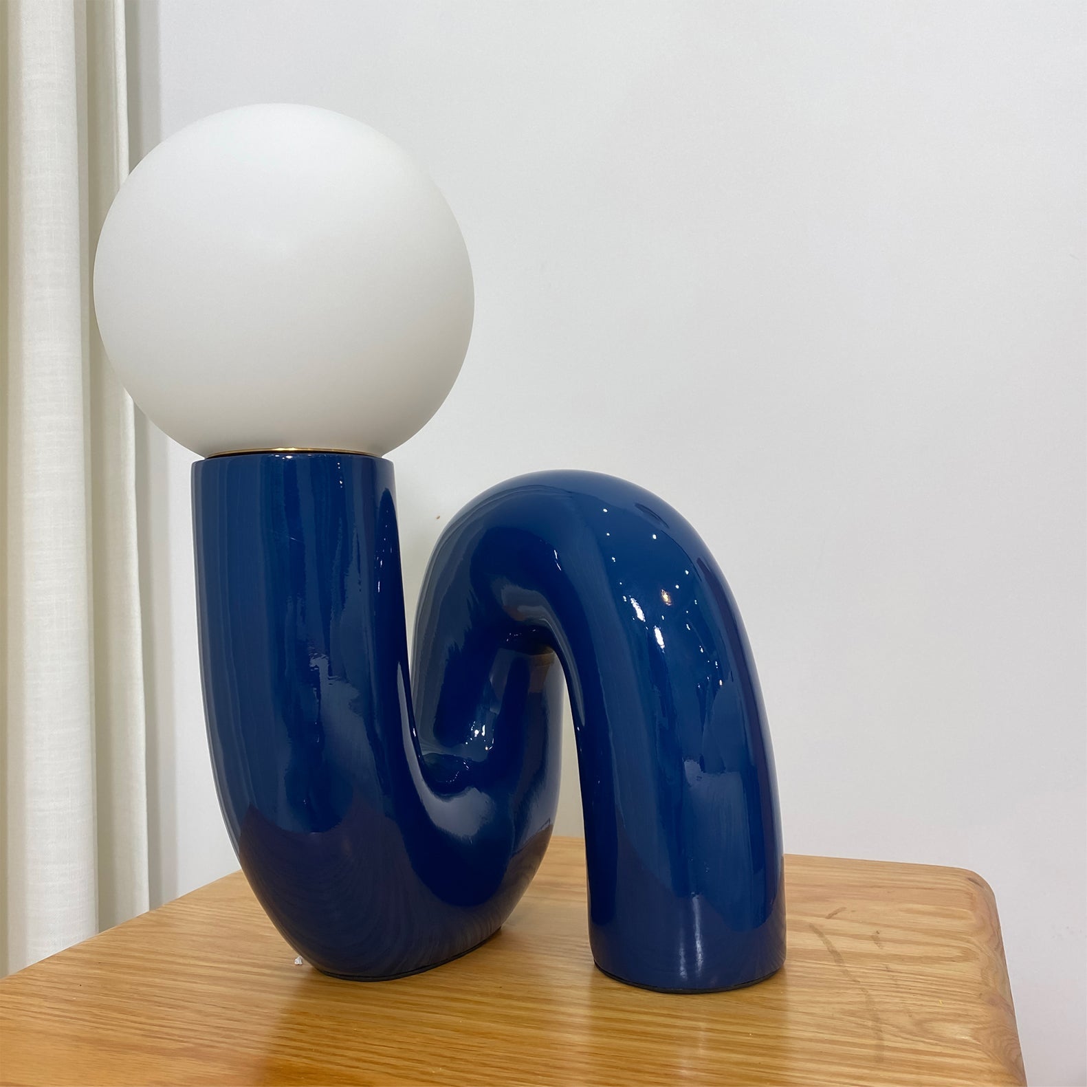 Ellfordia Spiral Table Lamp
