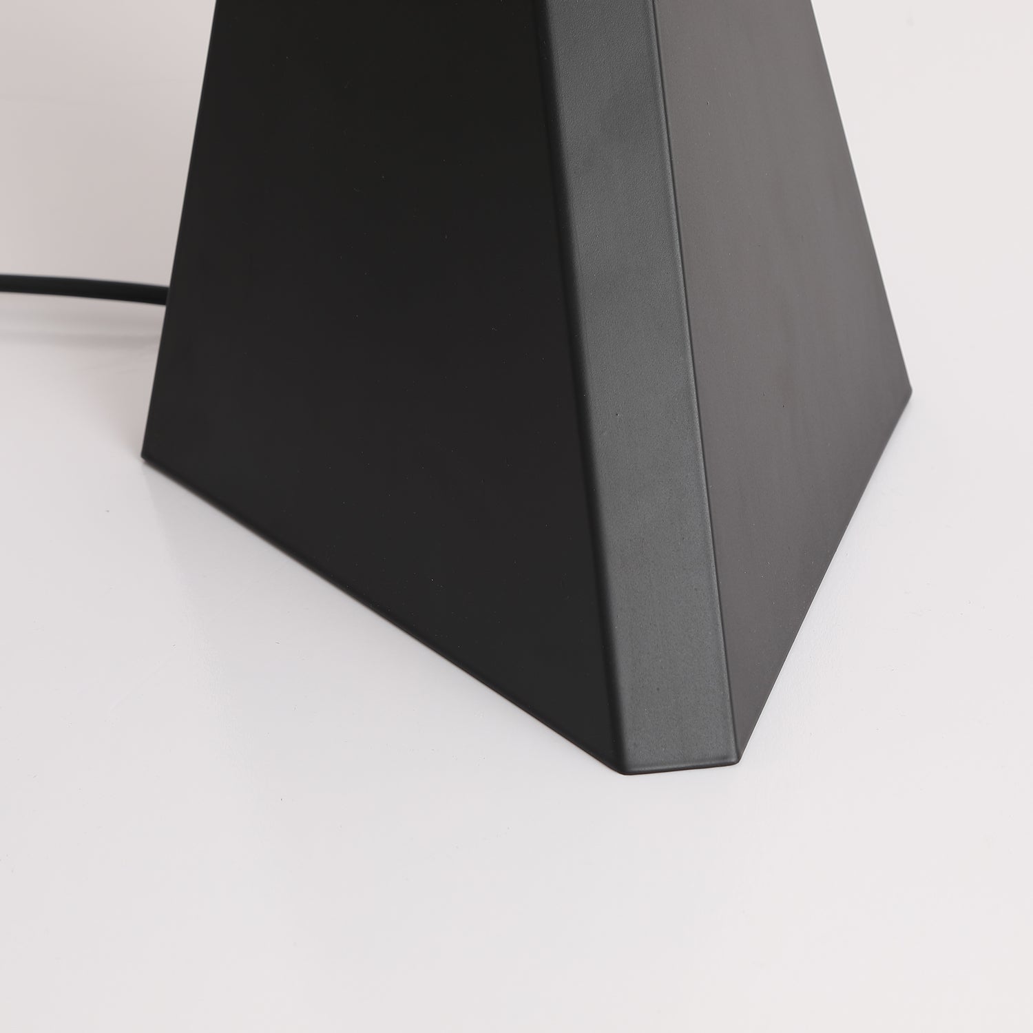 Royan Table Lamp