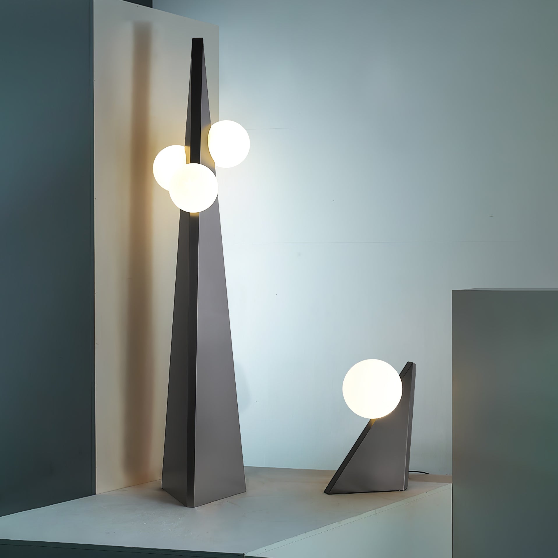 Royan Table Lamp