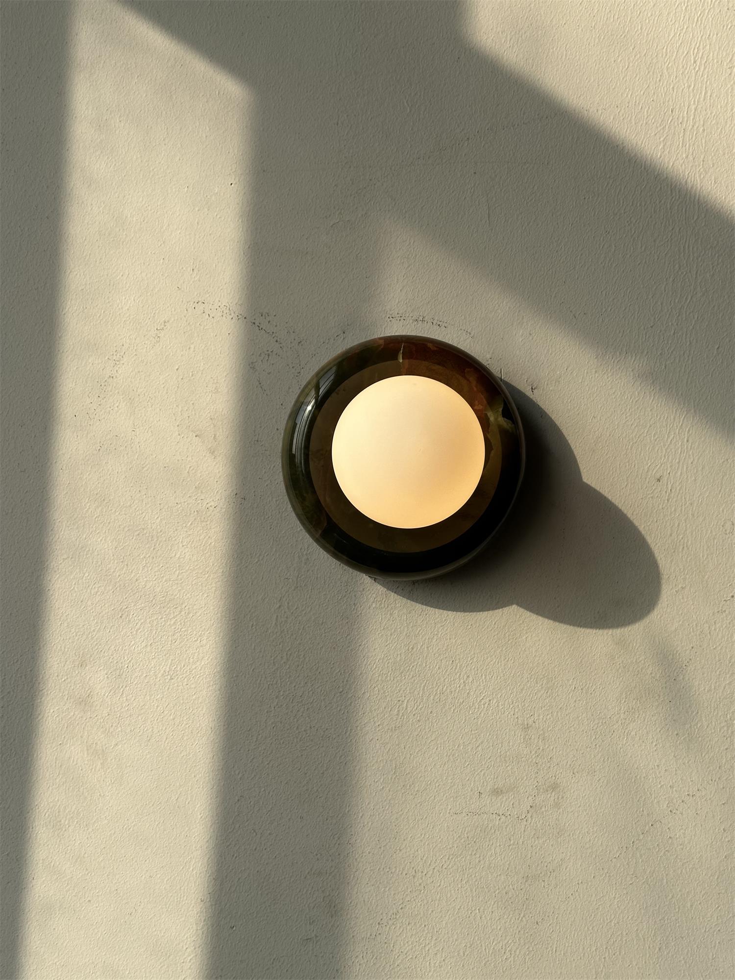 Daleaan Wall Light
