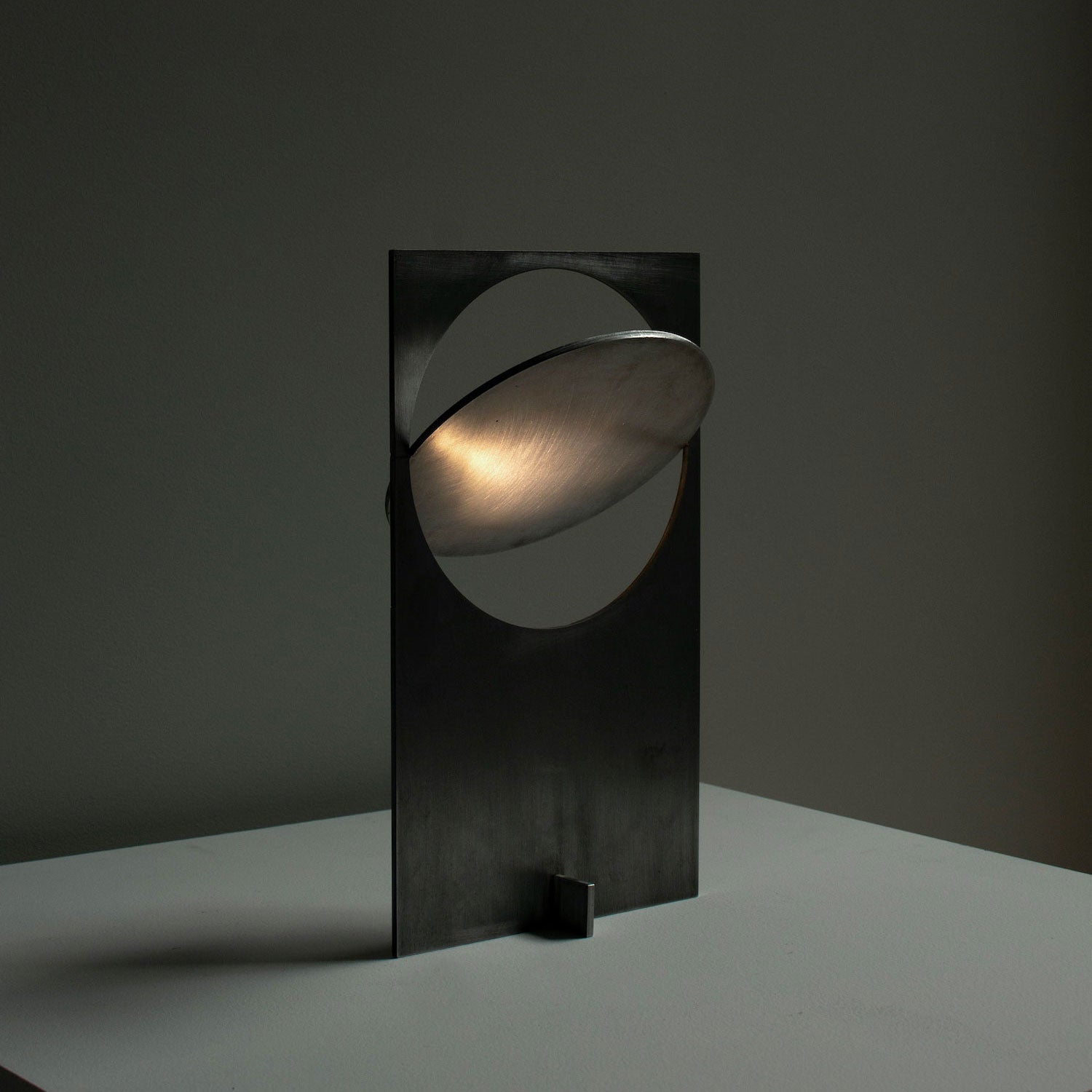 Tamiro Rotatable Table Lamp