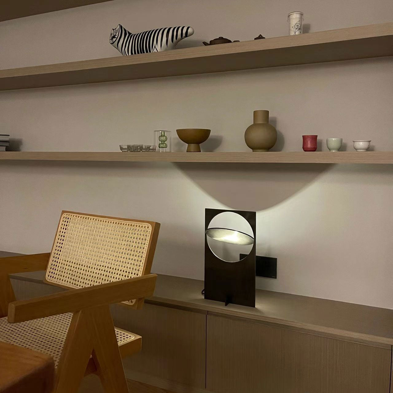 Tamiro Rotatable Table Lamp
