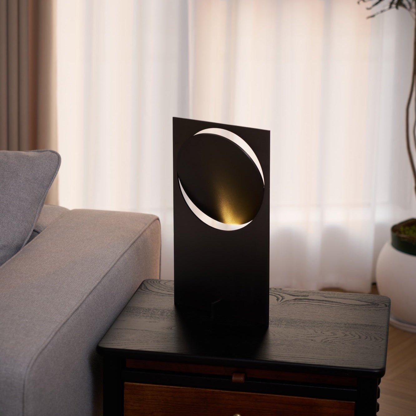 Tamiro Rotatable Table Lamp