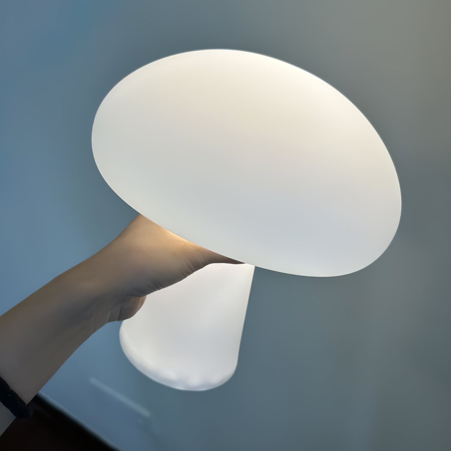 Vesano Table Lamp
