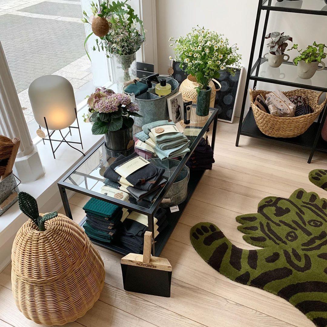 Trevalo Floor Lamp