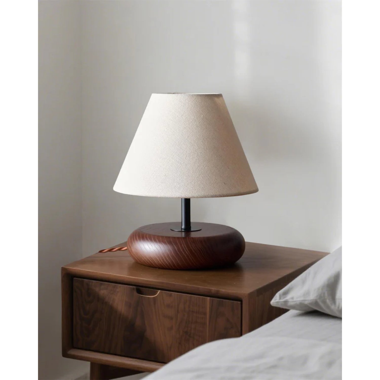 Omelvi Table Lamp
