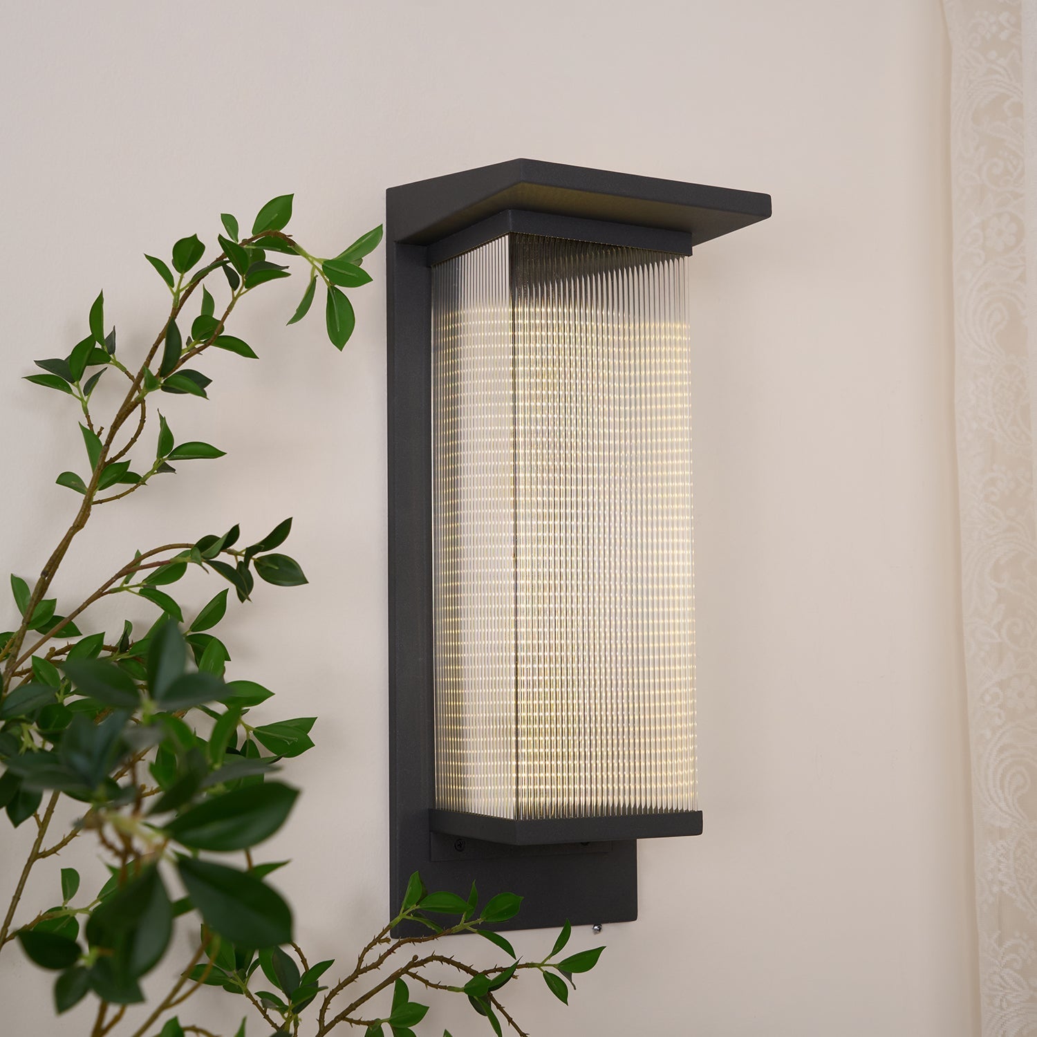 Eloran Outdoor Wall Light