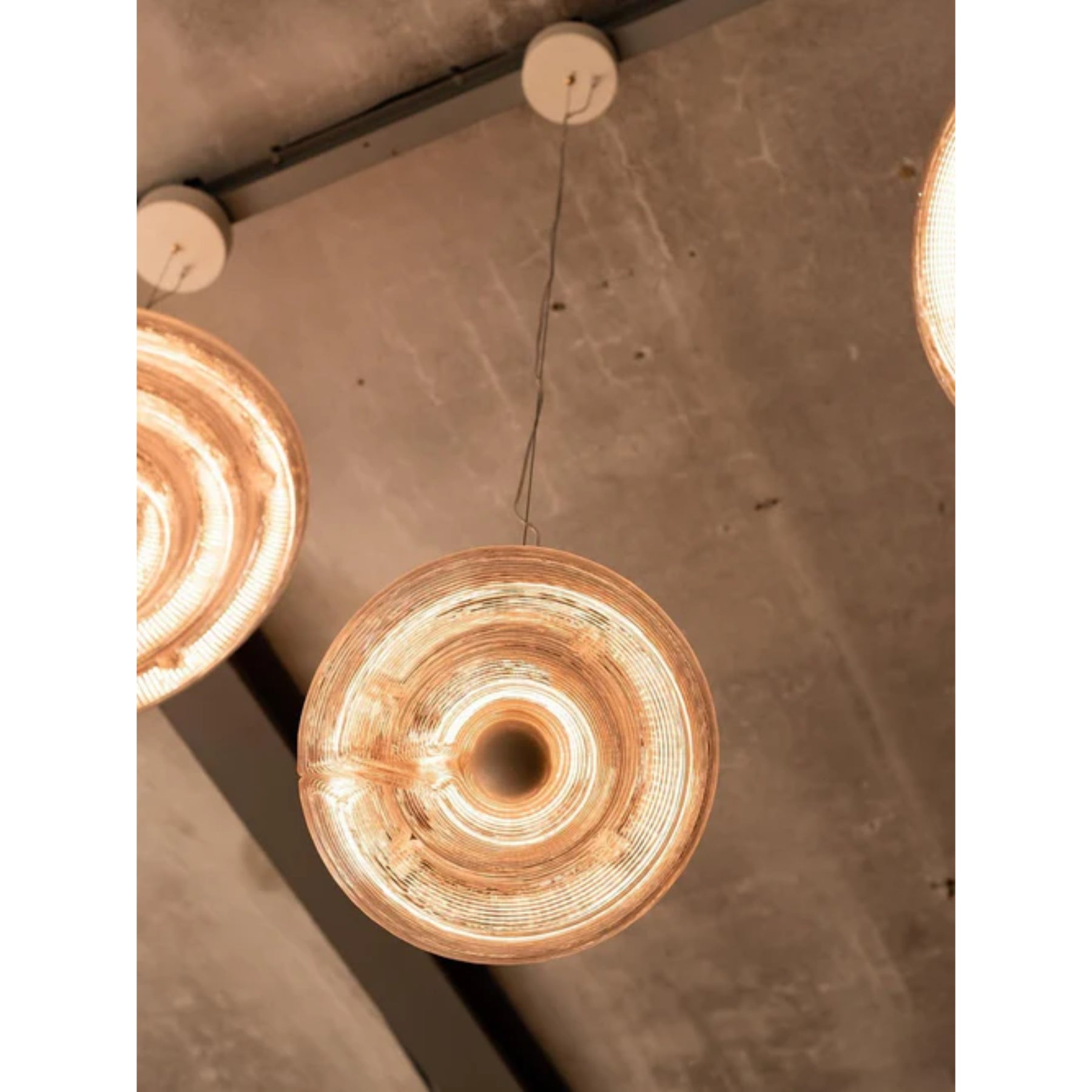 Omeris Pendant Light