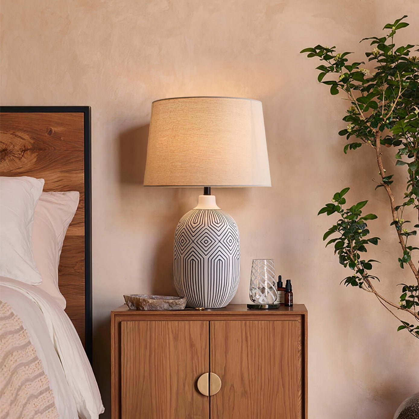 Rezoya Table Lamp