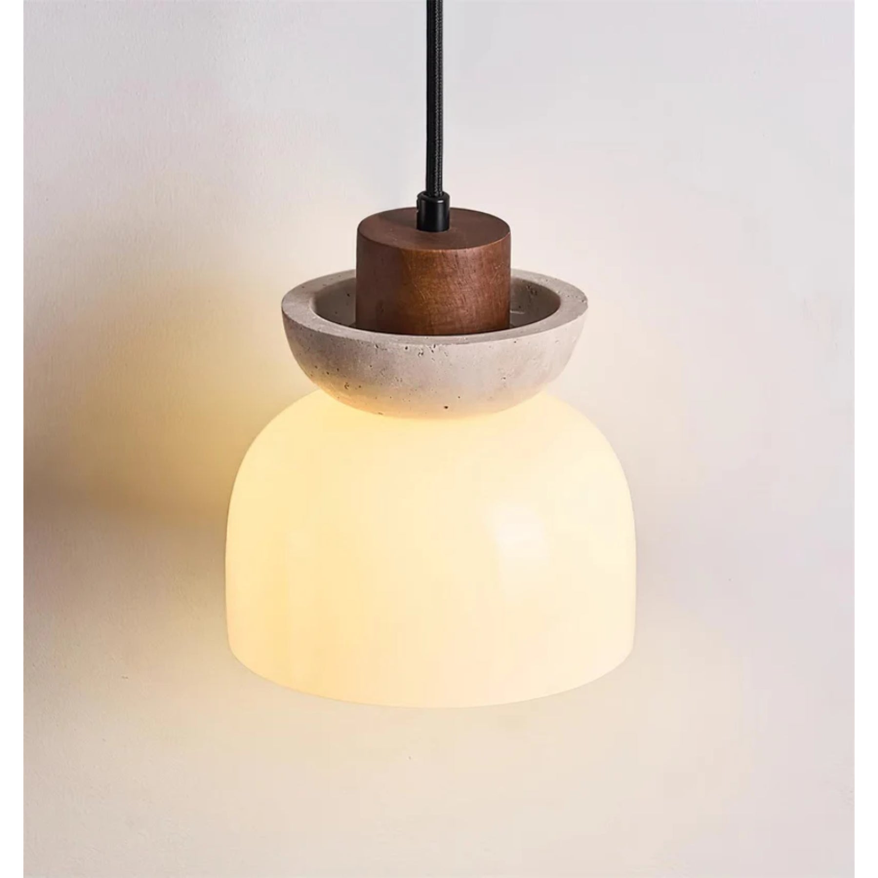 Loapina Pendant Light