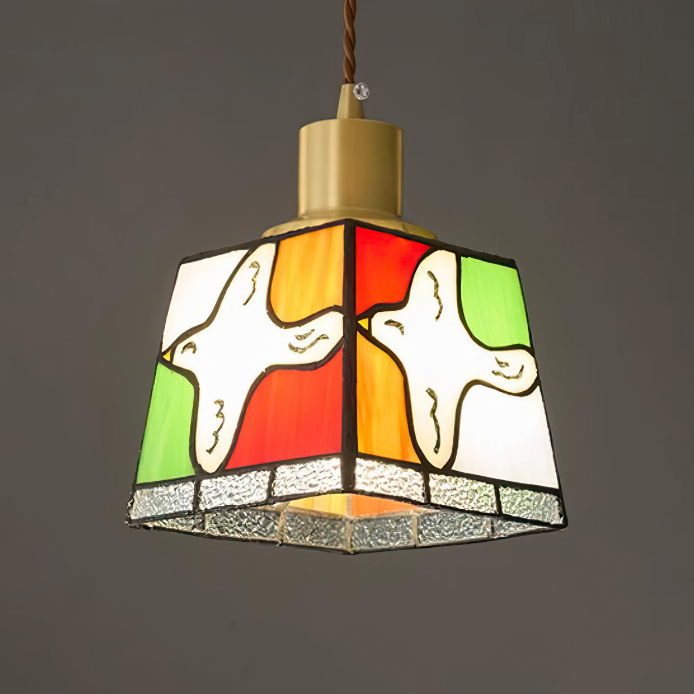 Dovesa Tiffany Pendant Light