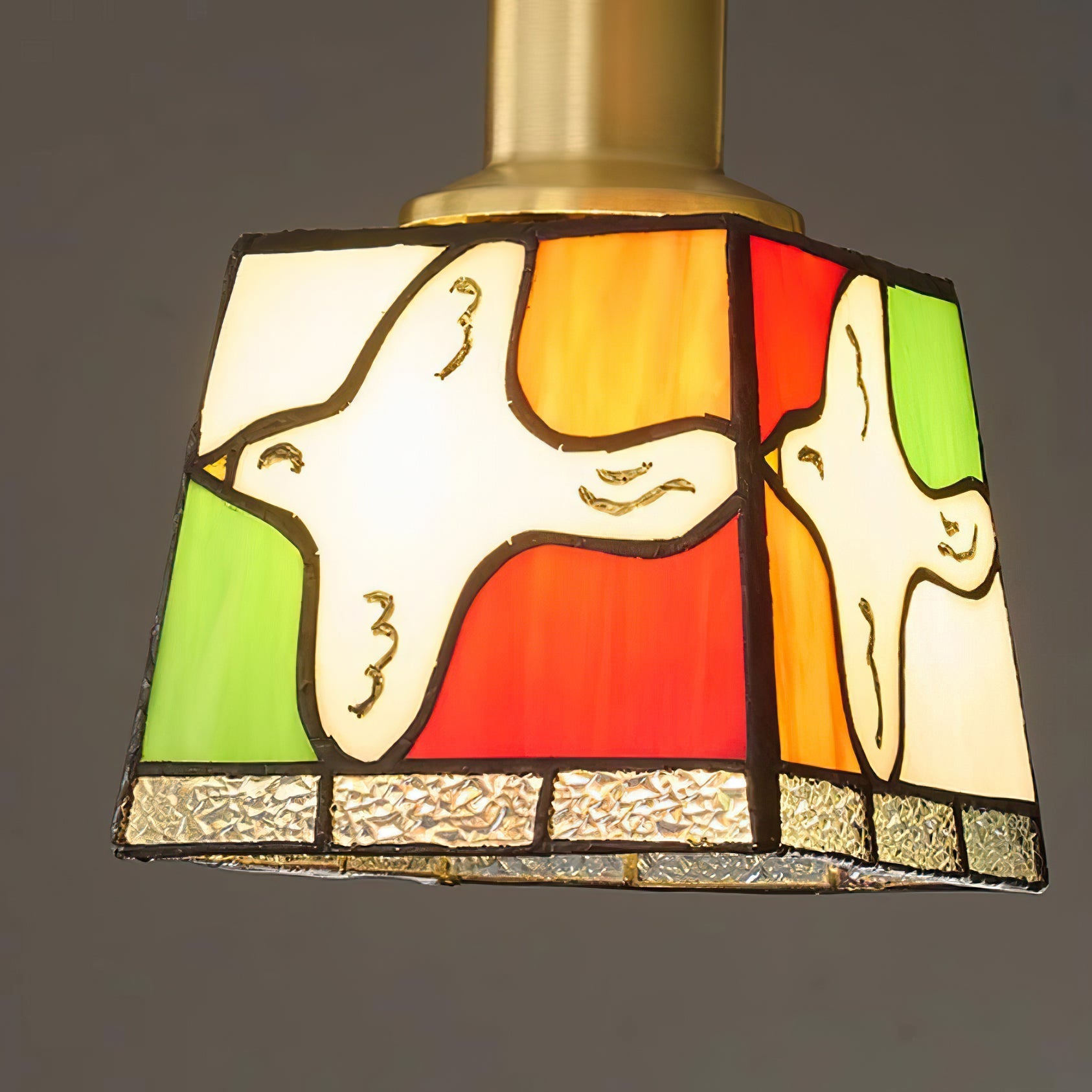 Dovesa Tiffany Pendant Light