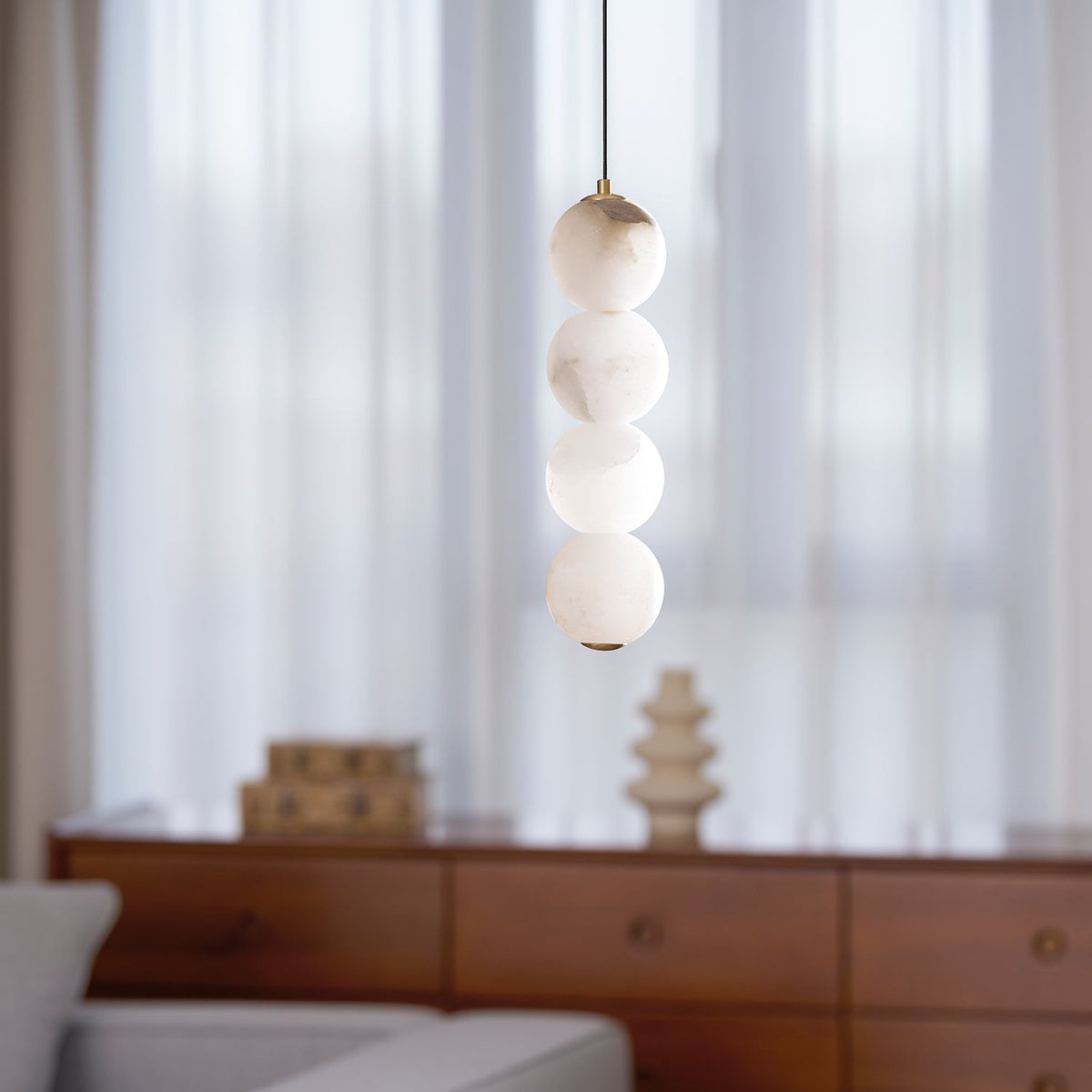 Zorvaan Globe Pendant Light