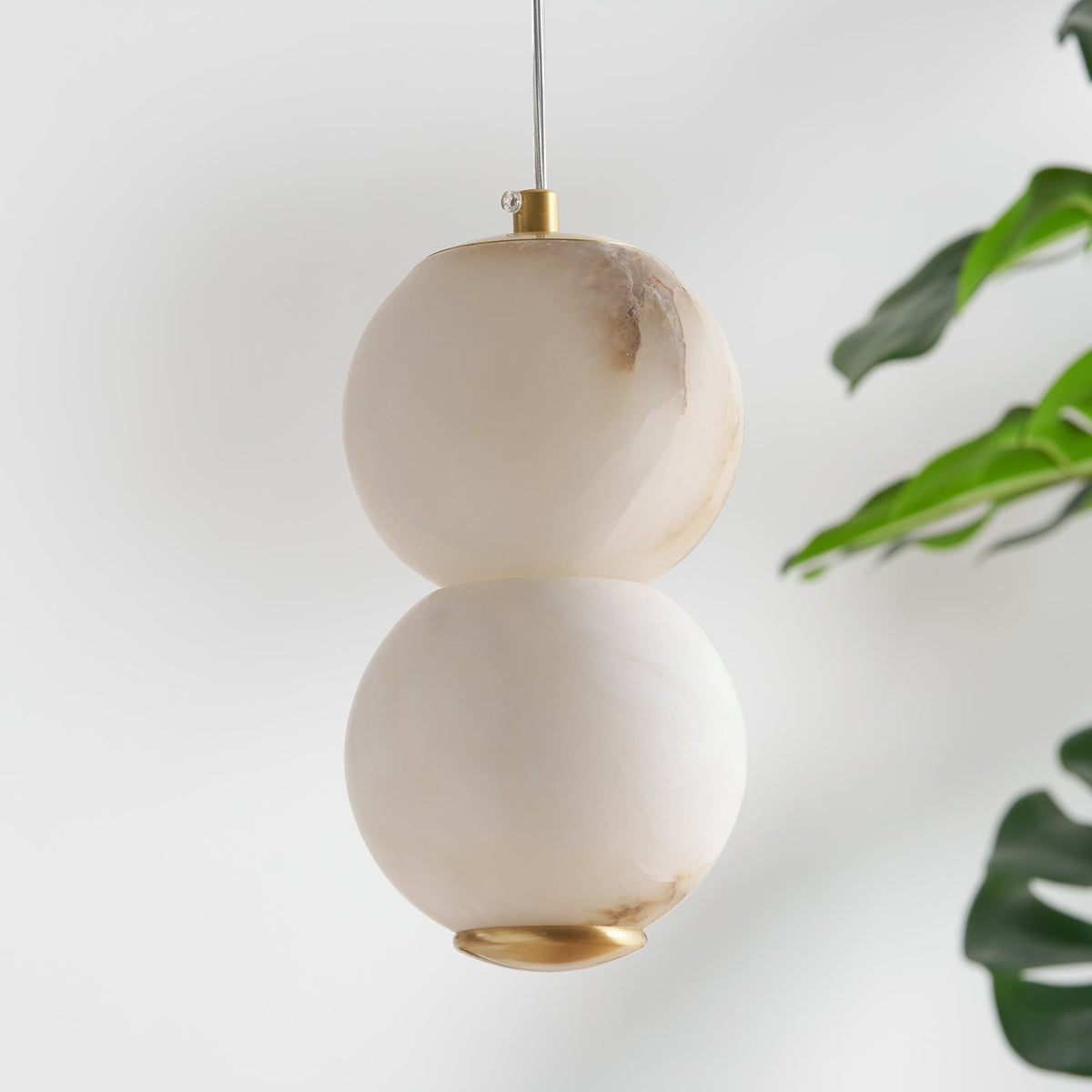 Zorvaan Globe Pendant Light